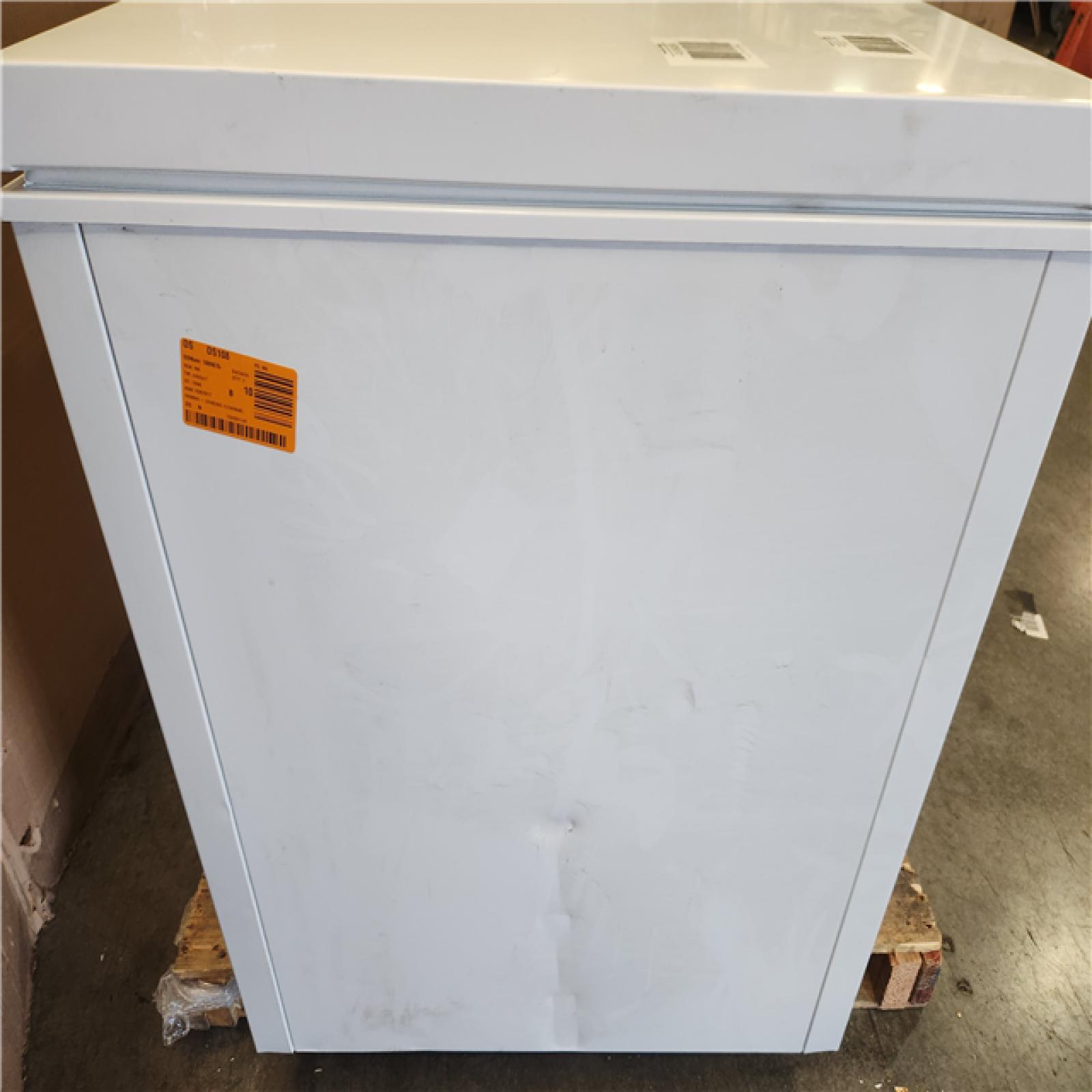 Phoenix Frigidaire 15 cu. ft. Garage Ready Manual Defrost Chest Freezer in White with LED Light and Adjustable Temperature Control