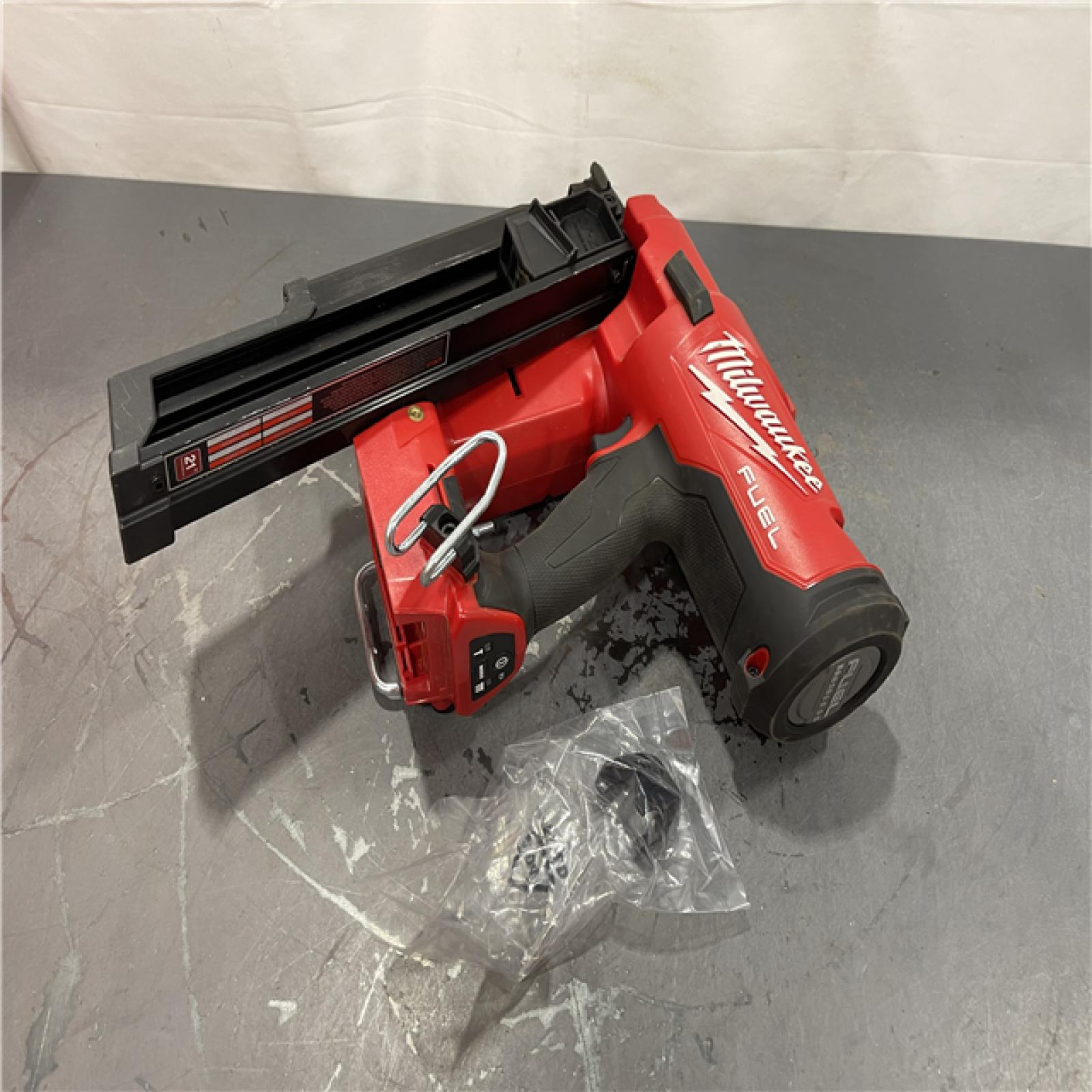 AS-IS - Milwaukee M18 FUEL 3-1/2 in. 18-Volt 21-Degree Lithium-Ion Brushless Cordless Framing Nailer