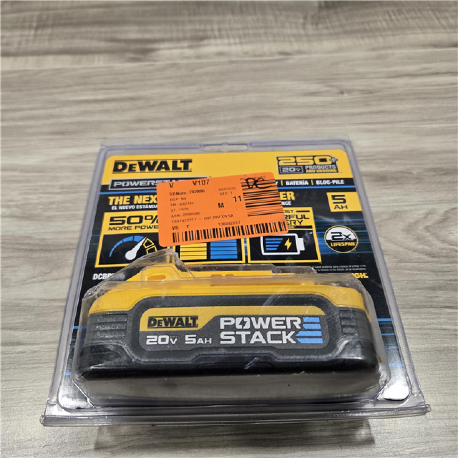 NEW! - DEWALT POWERSTACK 20V Lithium-Ion 5.0Ah Battery Pack