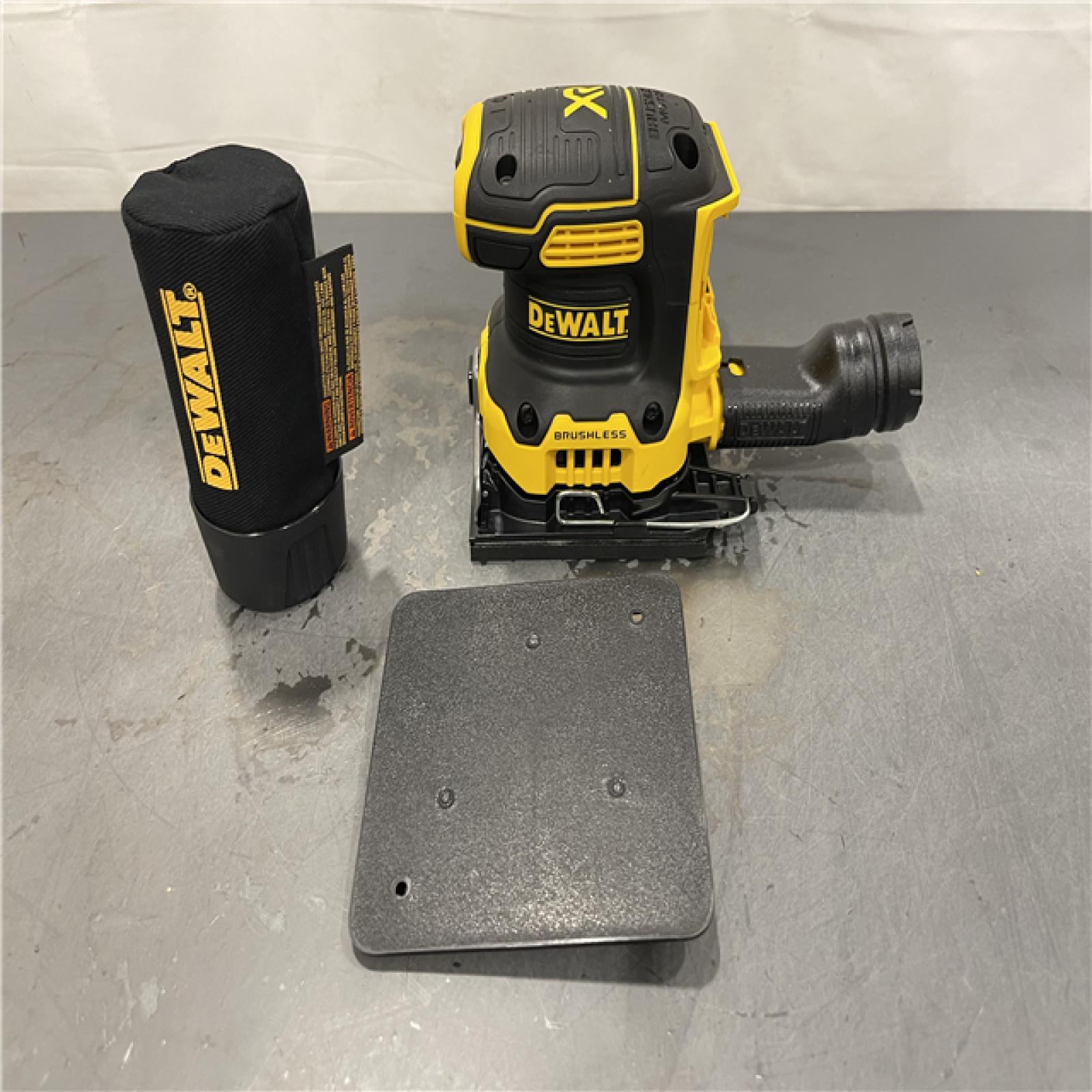 AS-IS - DEWALT 20V MAX XR Brushless Cordless 1/4 Sheet Variable Speed Sander