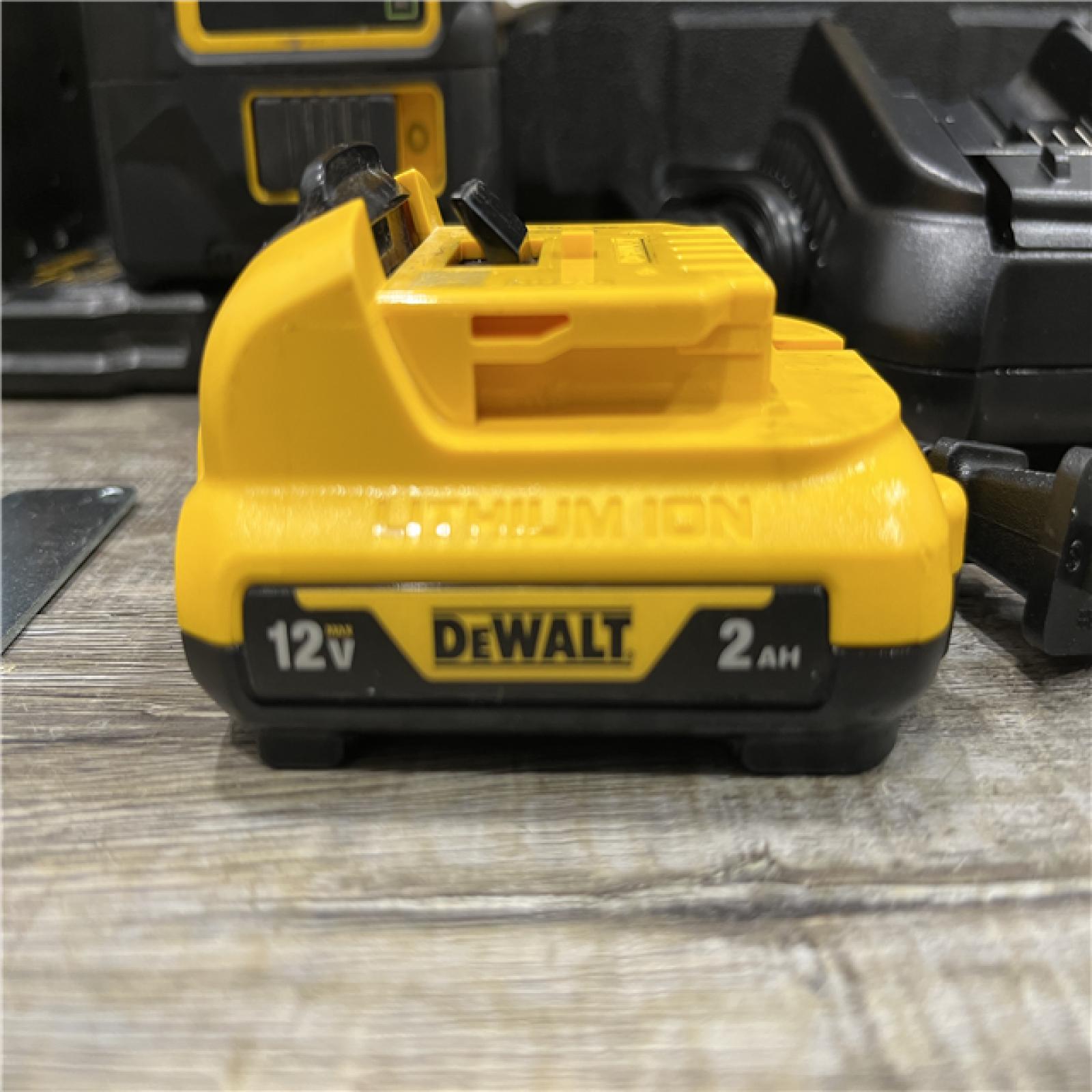 AS-IS DEWALT 12V MAX Lithium-Ion 100 ft. Green Self-Leveling 3-Beam 360 Degree Laser Level Kit