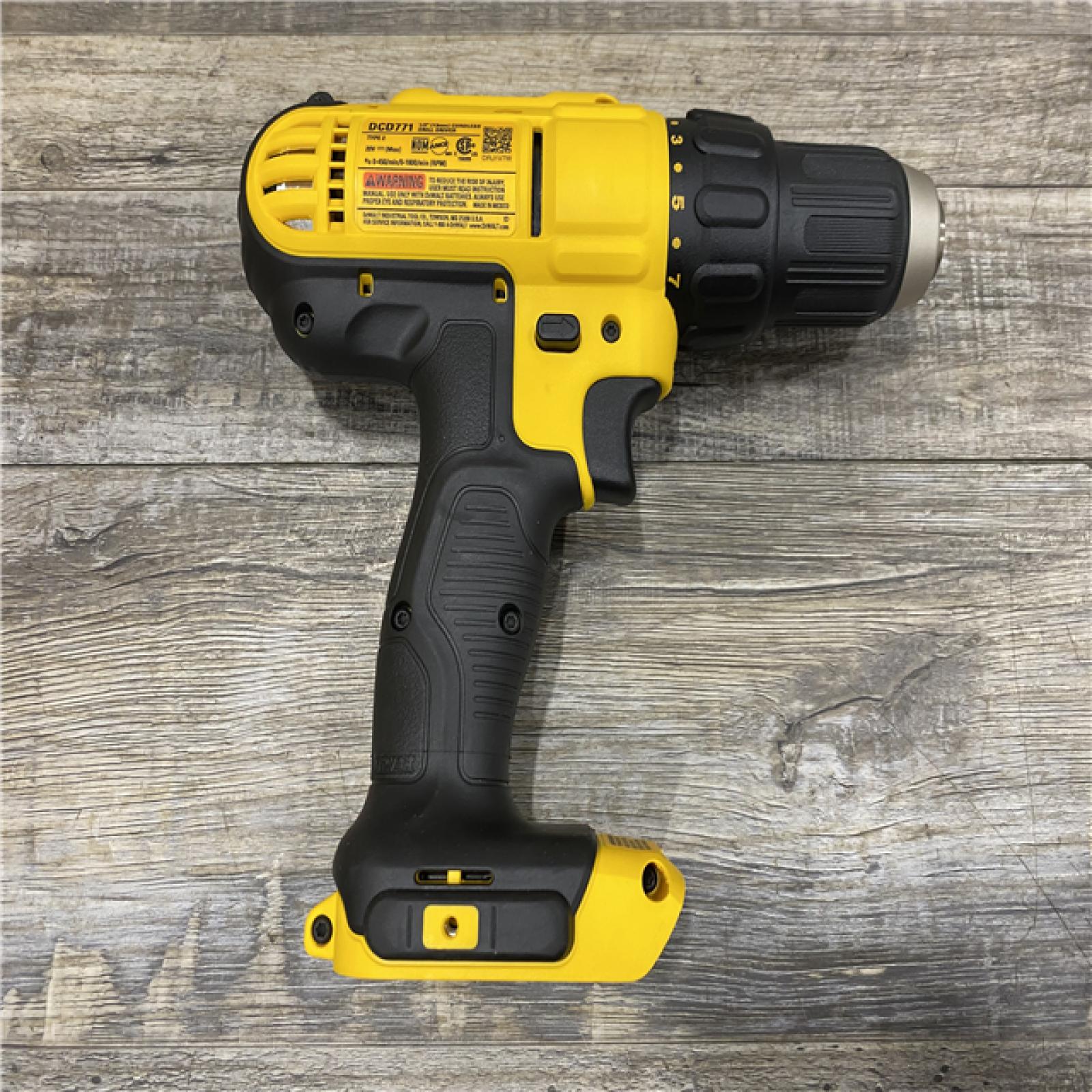 AS-IS DEWALT 20V MAX Cordless 1/2 in. Drill/Driver  (2) 20V 1.3Ah Batteries  Charger and Bag