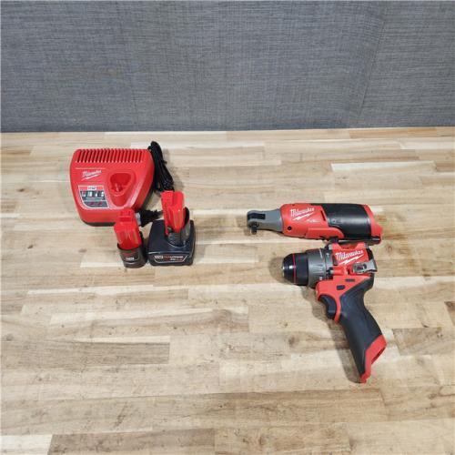 HOUSTON LOCATION - AS-IS MILWAUKEE 2 TOOL COMBO KIT W/ (2) BATTERY & CHARGER