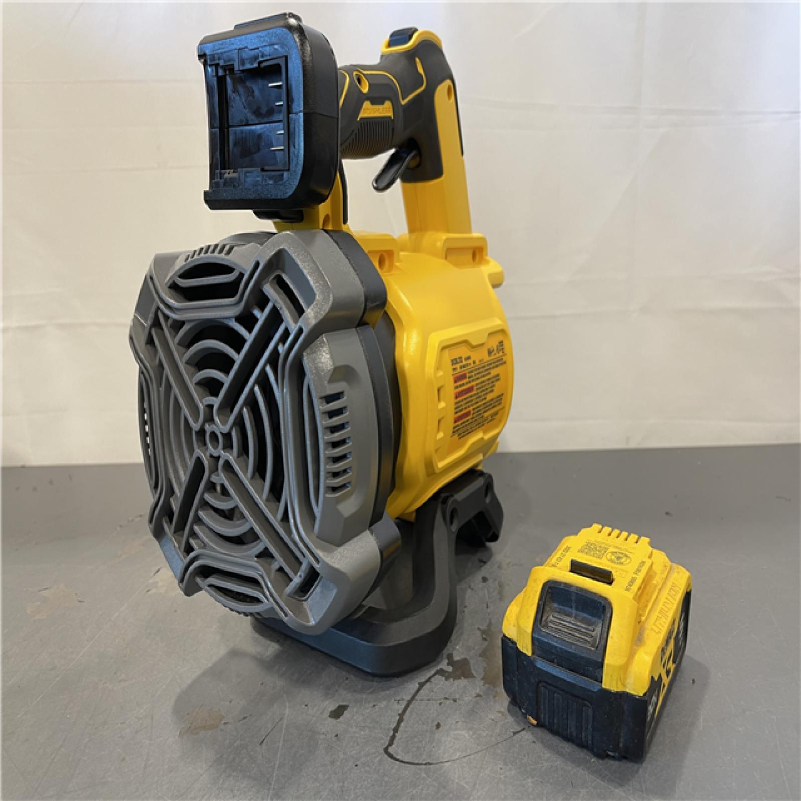 AS-IS - DeWalt Brushless Cordless Battery Powered Handheld Leaf Blower Kit