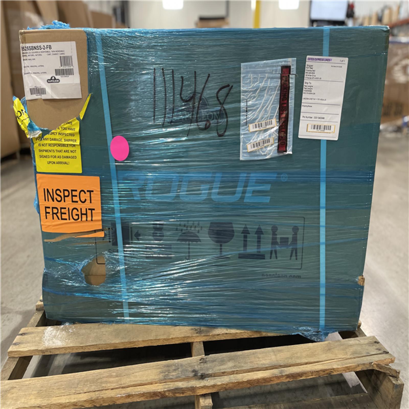 DALLAS LOCATION- NAPOLEON Rogue 525 4-Burner Natural Gas Grill