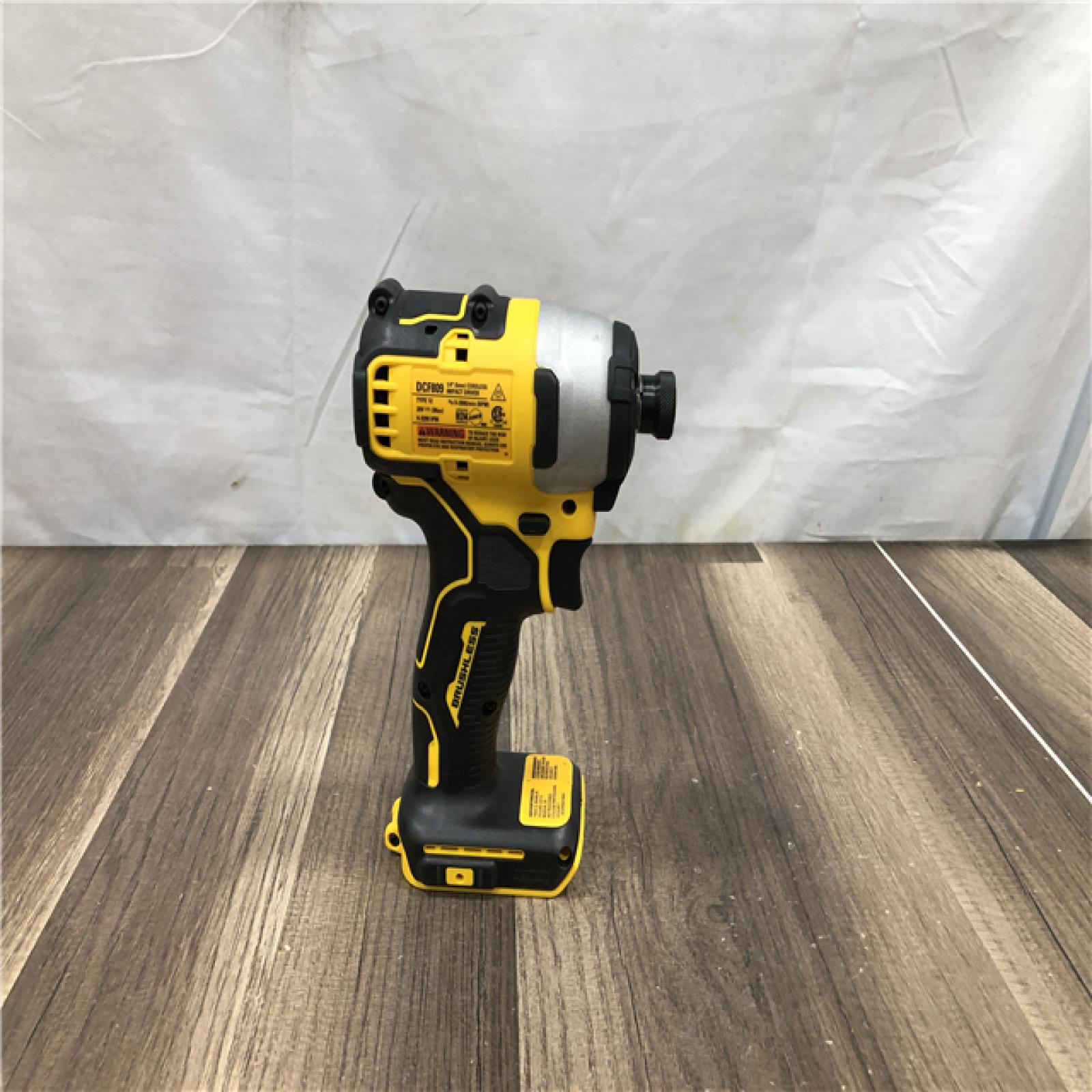 AS-IS DEWALT Atomic 20V Max Lithium-Ion Brushless Cordless Compact 1/4 in. Impact Driver Kit