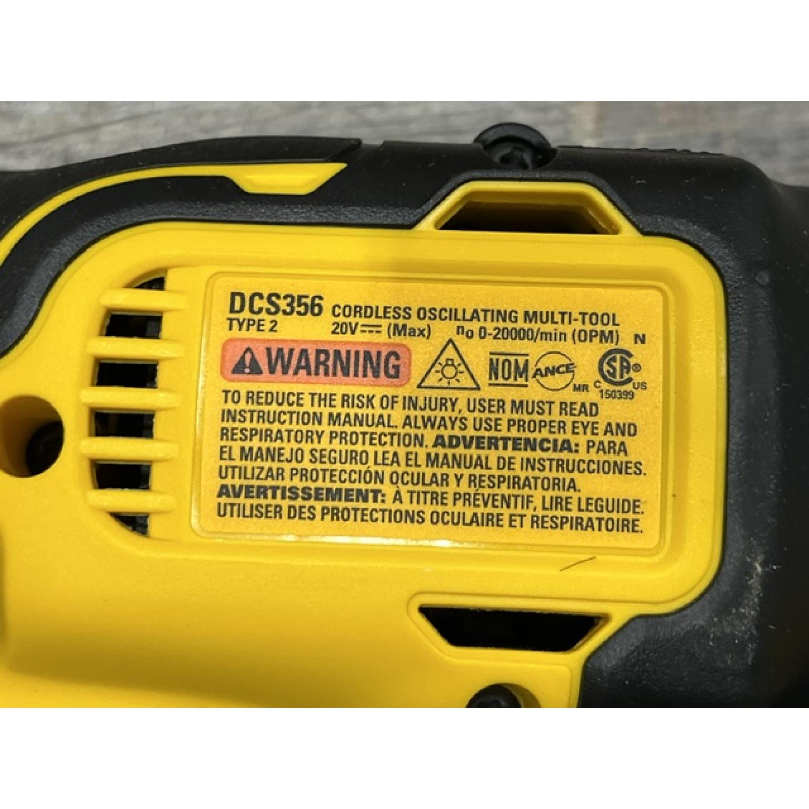 AS-IS DEWALT 20V MAX XR Cordless Brushless 3-Speed Oscillating Multi Tool Kit