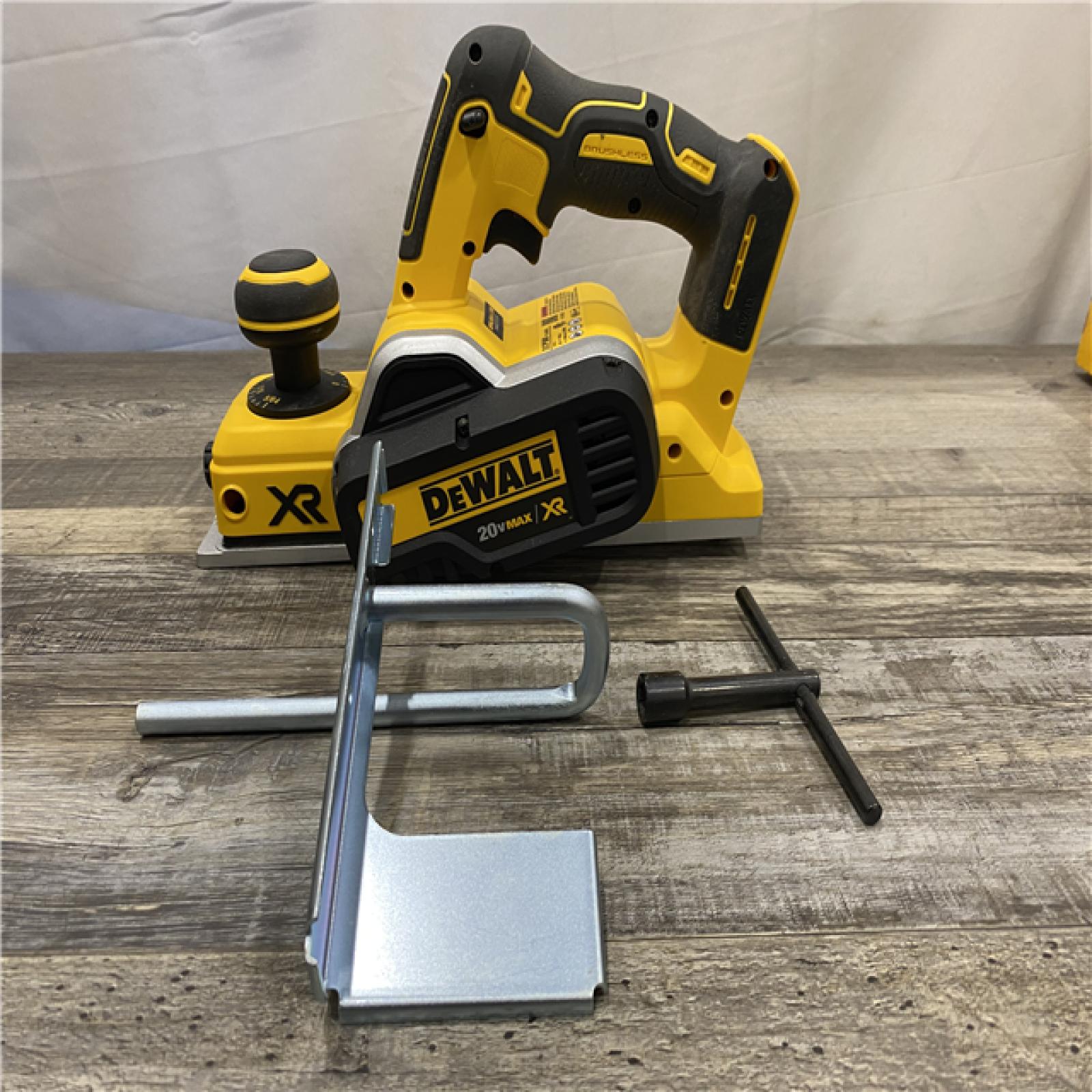 AS-IS DEWALT 20V MAX XR Cordless Brushless 3-1/4 in. Planer (Tool Only)
