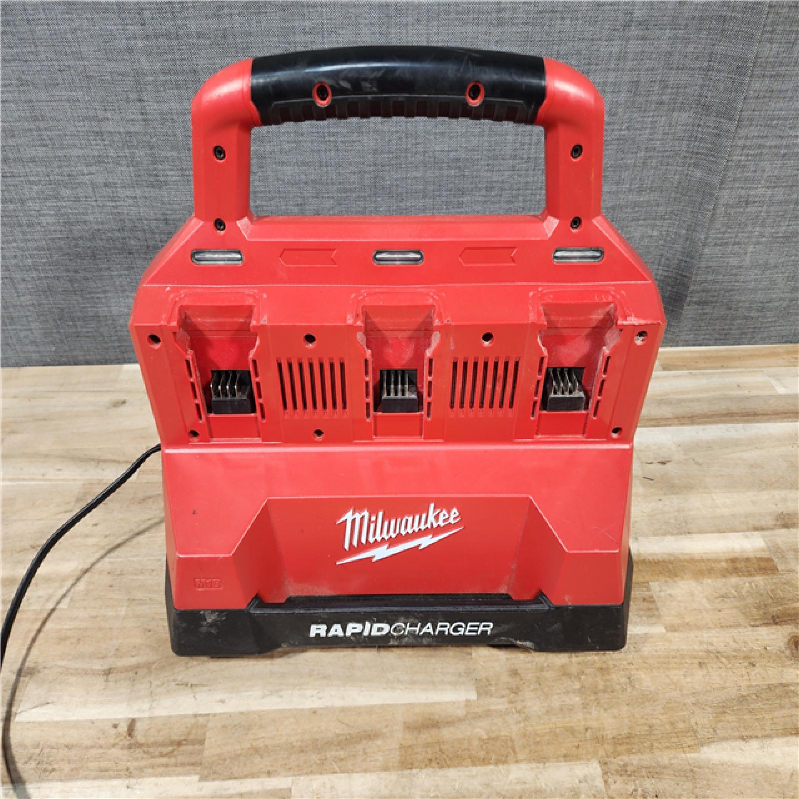 HOUSTON LOCATION - AS-IS Milwaukee M18 18V Lithium-Ion PACKOUT 6-Port Rapid Charger