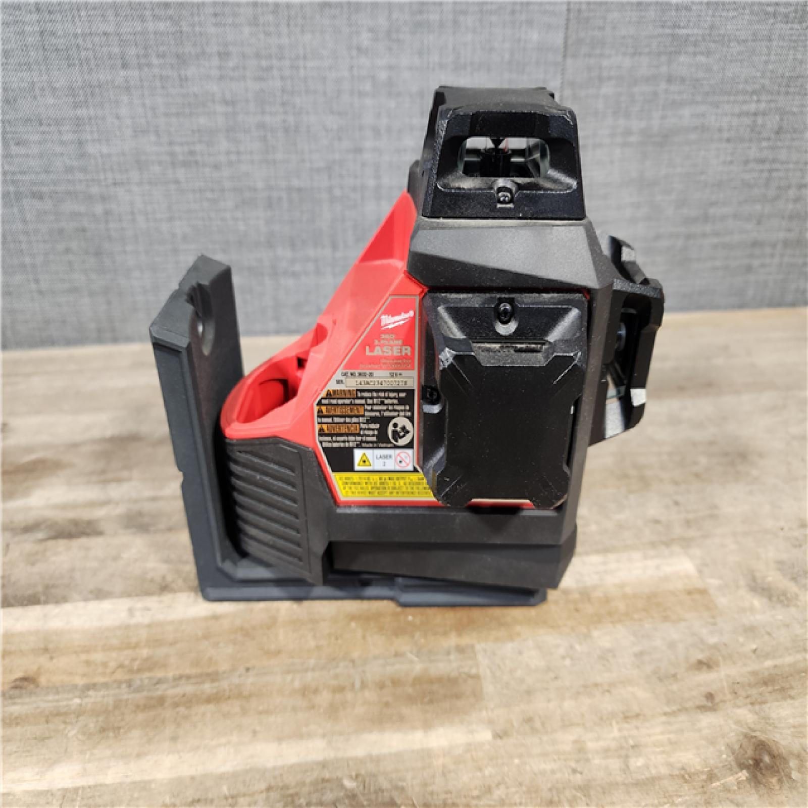 HOUSTON LOCATION - AS-IS Milwaukee-3632-21 M12 Green Beam Laser 360° 3-Plane Kit