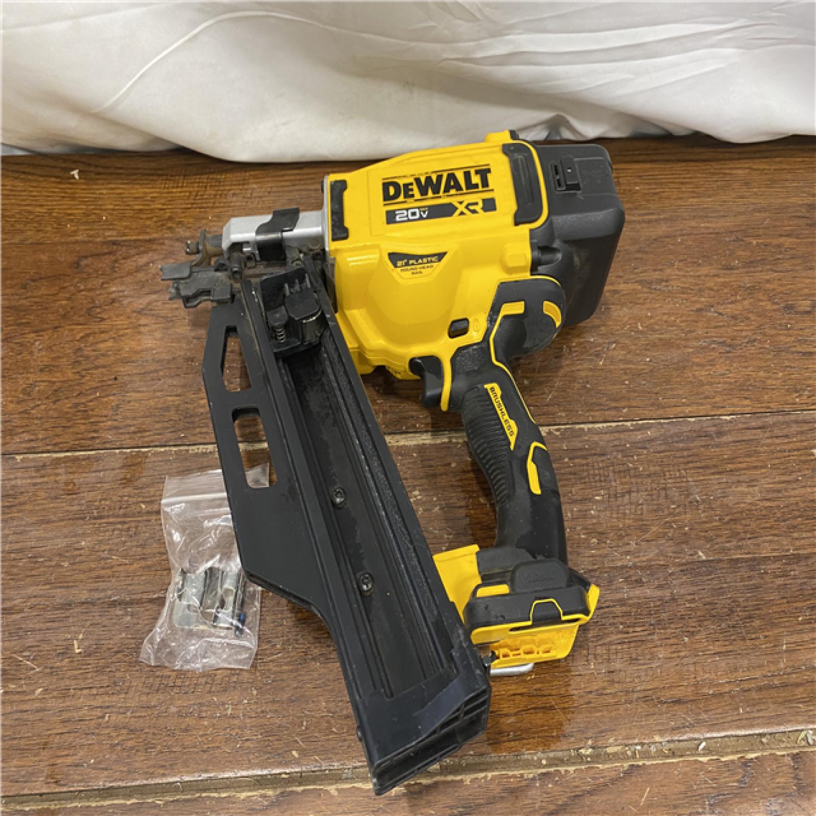 AS-IS DEWALT 20-Volt 21° Cordless Framing Nailer (Tool-Only)