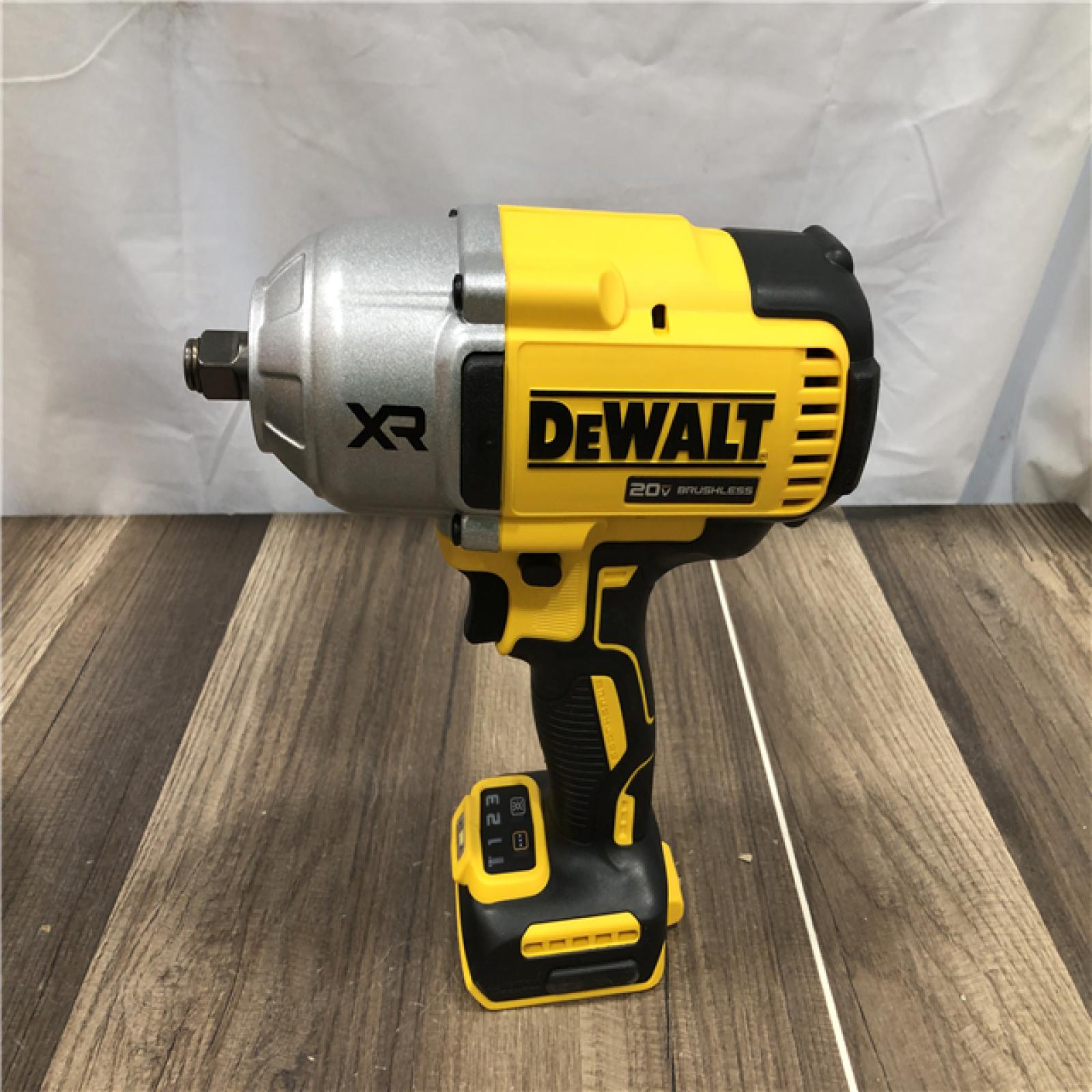 AS-IS DEWALT 20V MAX Lithium-Ion Cordless 1/2 in. Impact Wrench Kit