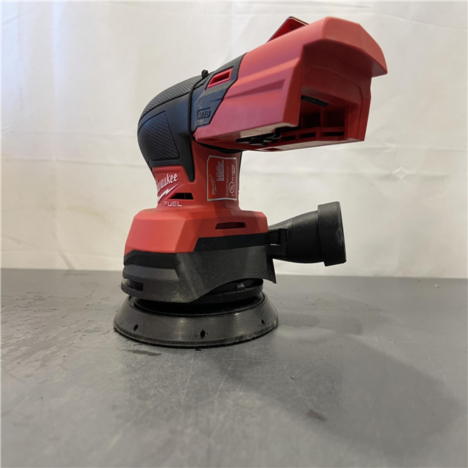 AS-IS- Milwaukee M18 18V Lithium-Ion Brushless Cordless FUEL 5 in. Random Orbit Sander