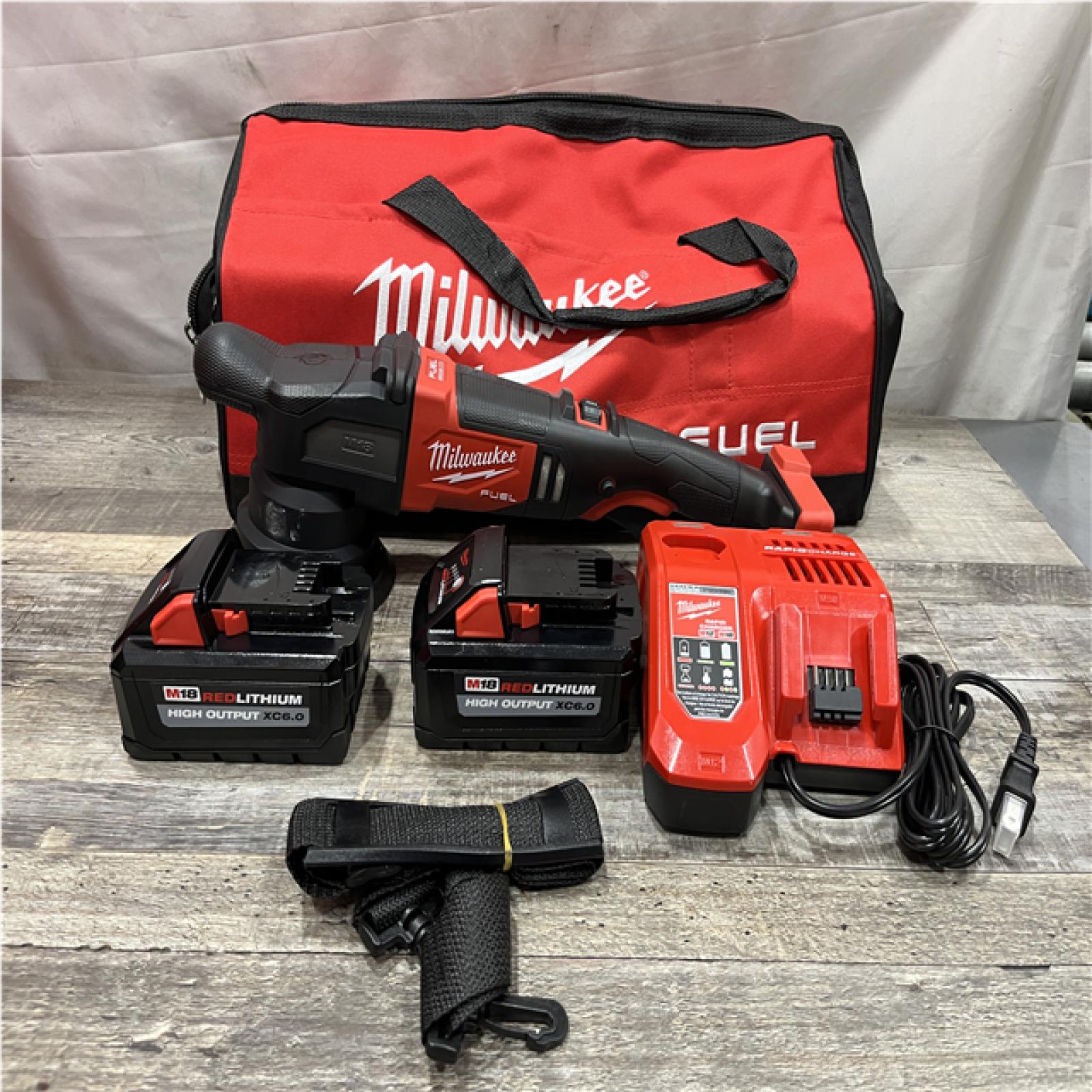 AS-IS Milwaukee FUEL Brushless Cordless 15mm Random Orbital Polisher Kit