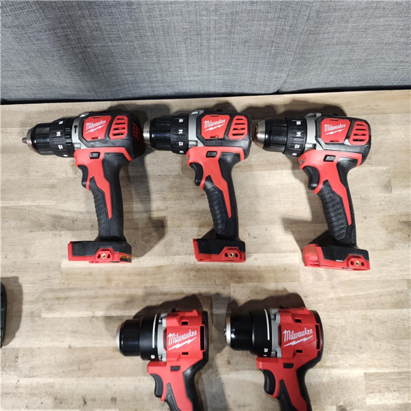 HOUSTON LOCATION - AS-IS Milwaukee 5 Tool Combo Kit W/ (2) Battery & Charger