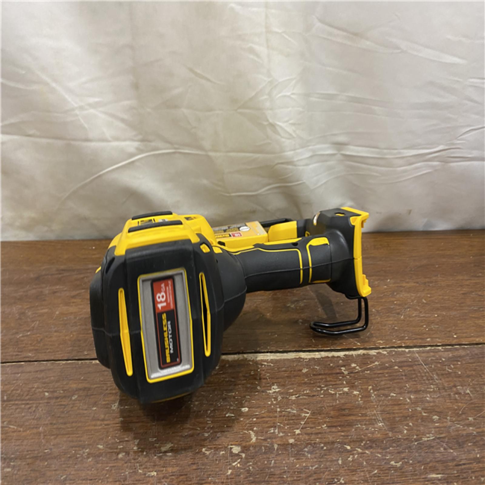 AS-IS DEWALT 20V-MAX XR 18GA BRAD NAILER KIT