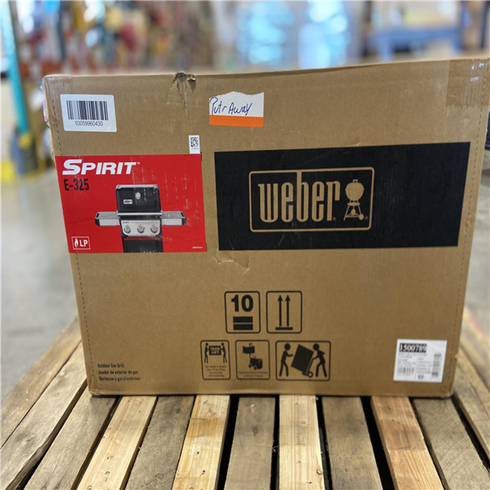 DALLAS LOCATION - Weber Spirit E-325 3-Burner Liquid Propane Gas Grill in Black with Sear Zone