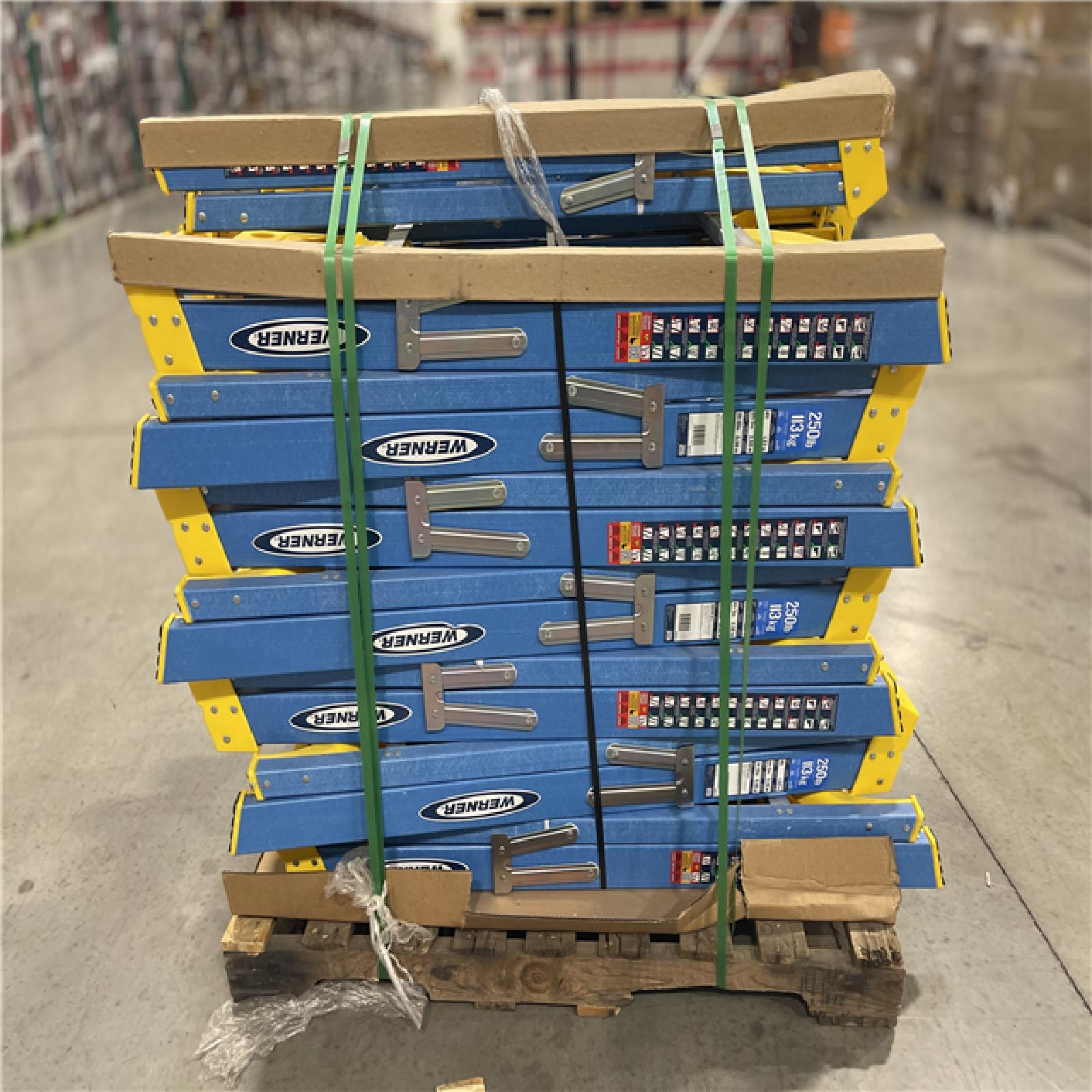 DALLAS LOCATION - WERNER 4ft Type I Fiberglass Step Ladder with Shelf PALLET-(15 UNITS)