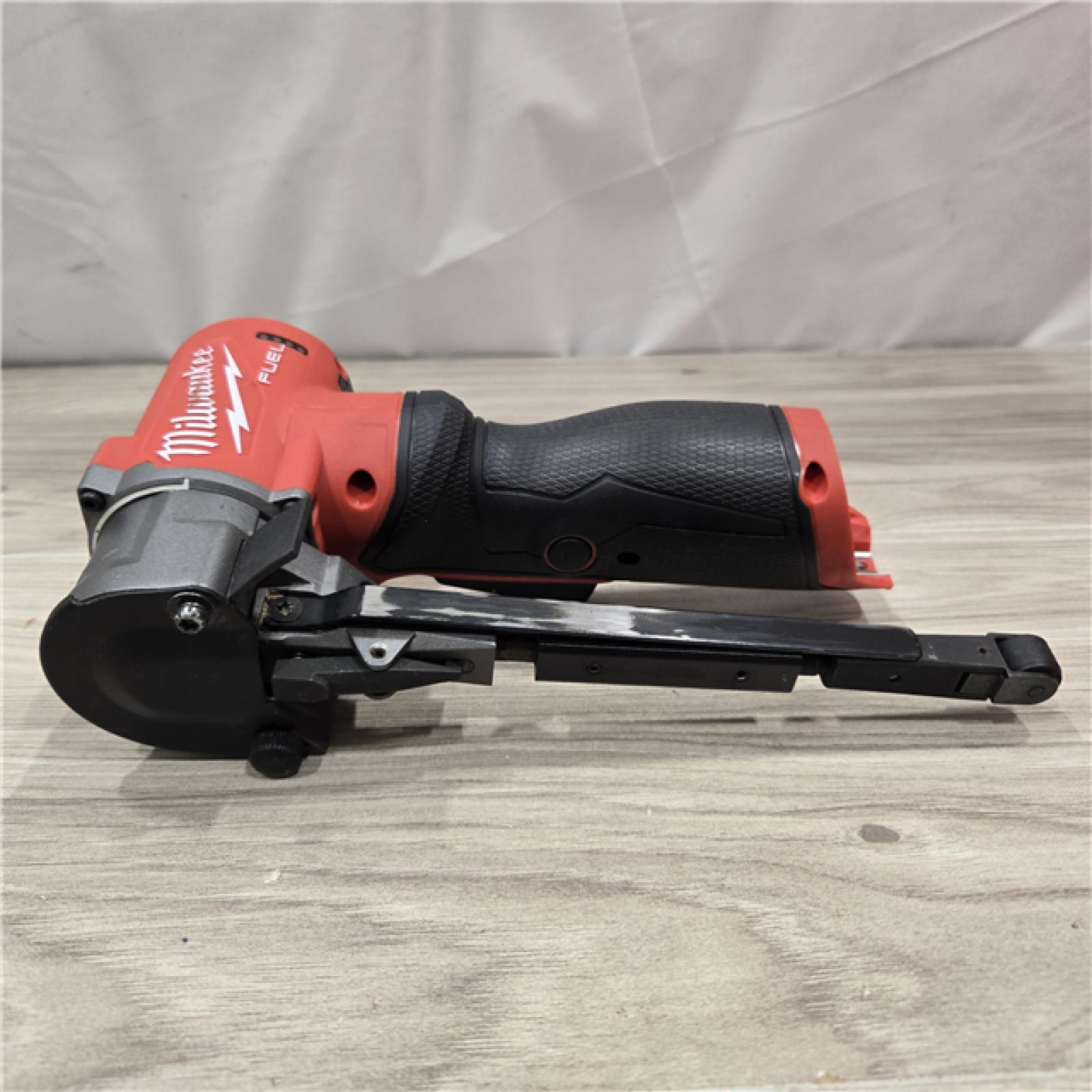 AS-IS Milwaukee M12 FUEL 1/2 X 18 Bandfile