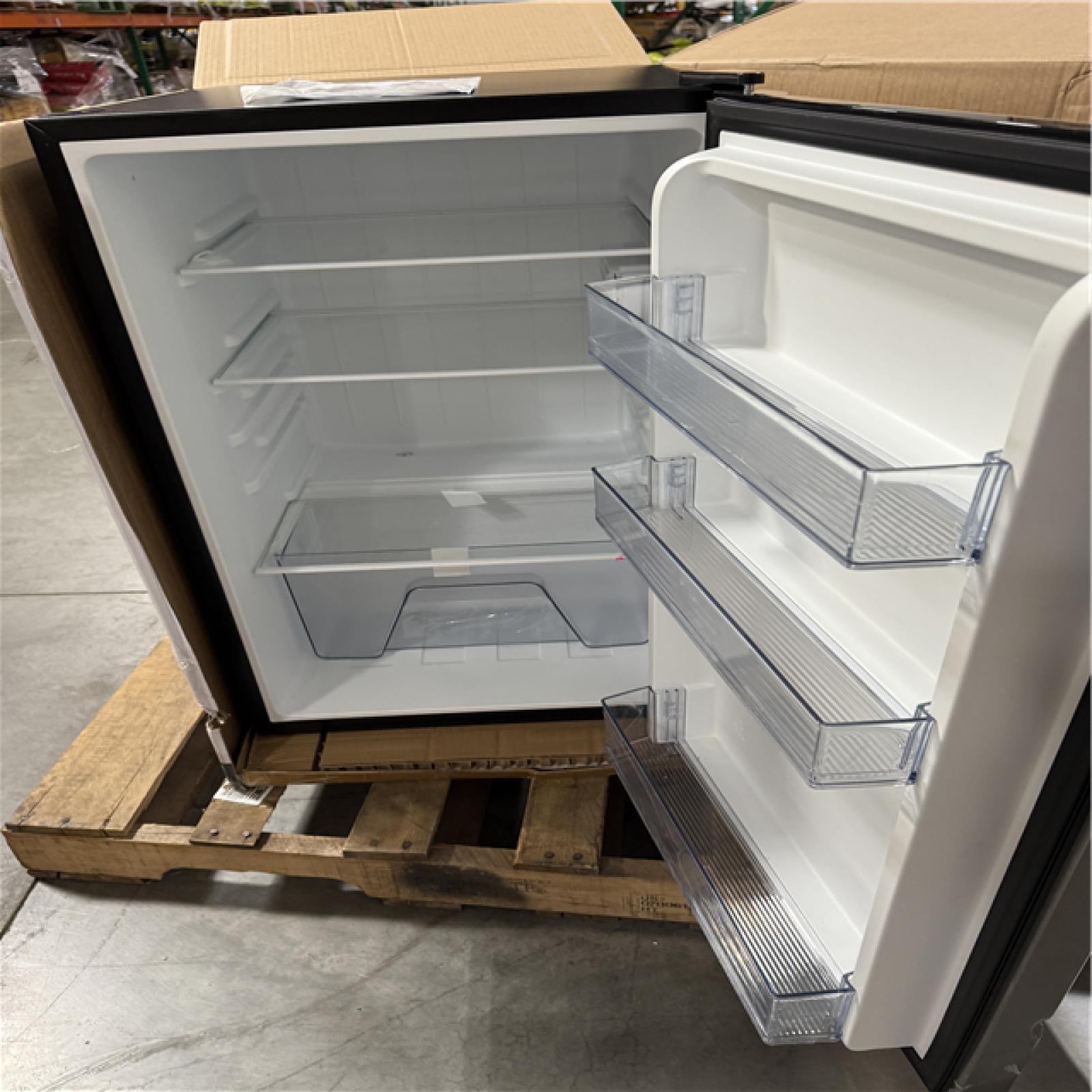 CALIFORNIA NEW VISSANI MINI REFRIGERATOR 43 CU. FT. STAINLESS STEAL FINISH