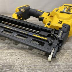 AS-IS DEWALT 20V MAX XR 16-Gauge Lithium-Ion Cordless Finish Nailer (Tool Only)