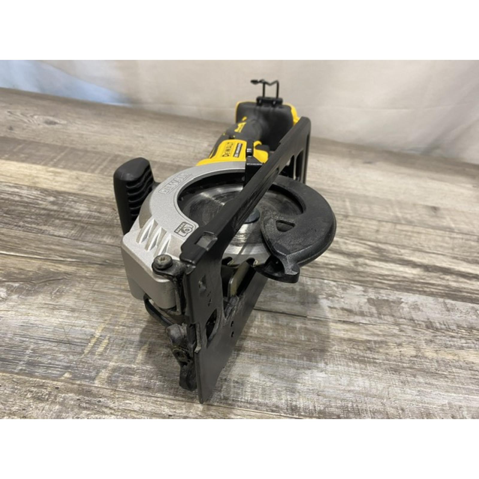 AS-IS DEWALT ATOMIC 20V MAX Cordless Brushless 4-1/2 in. Circular Saw (Tool Only)