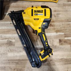 HOUSTON LOCATION - AS-IS DEWALT 20V MAX XR Lithium-Ion Cordless 2-1/2 in. 15-Gauge Finish Nailer Kit