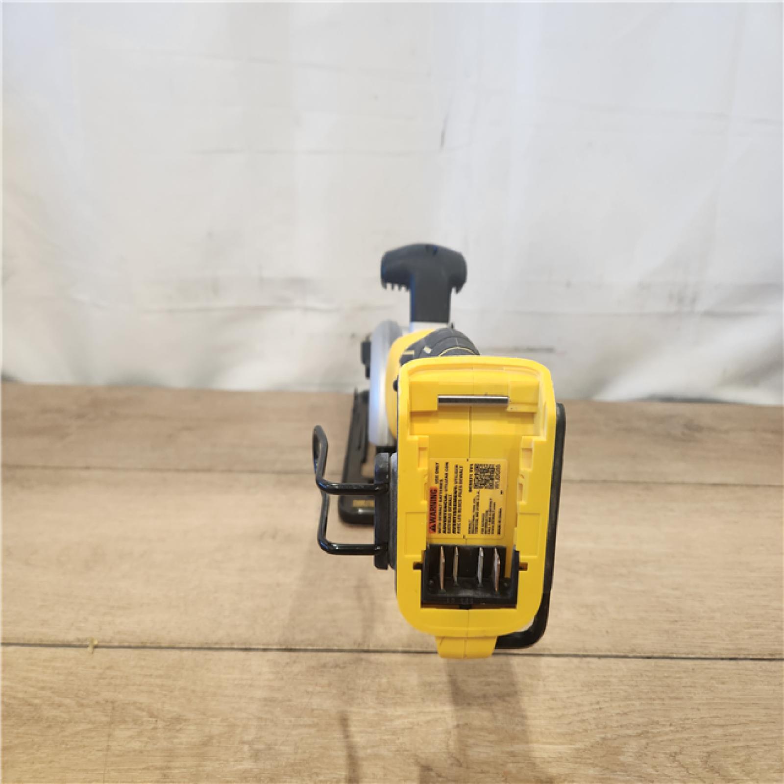 AS-IS- DEWALT ATOMIC 20V MAX Cordless Brushless 4-1/2 in. Circular Saw (Tool Only)