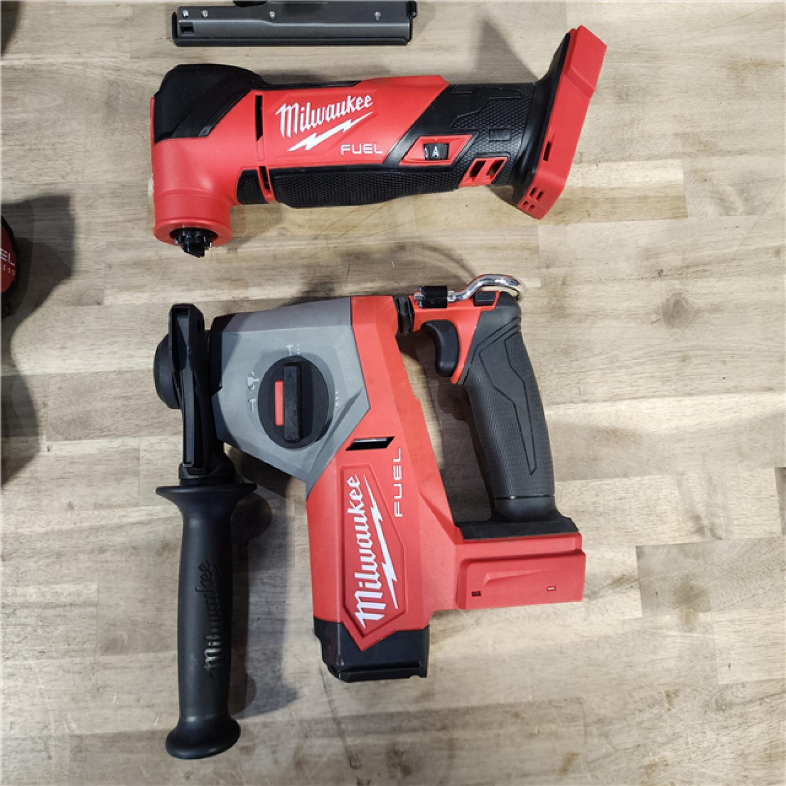 HOUSTON LOCATION - AS-IS MILWAUKEE 5 TOOL COMBO