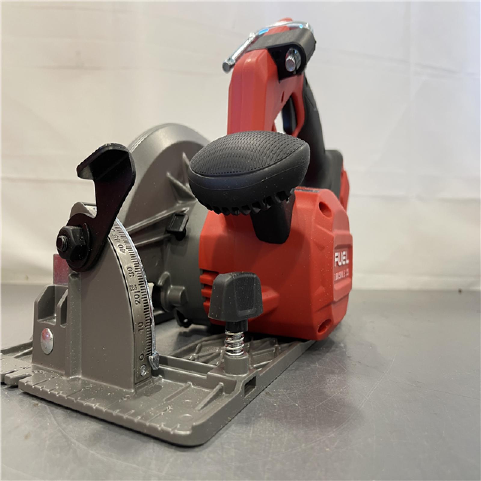 AS-IS - Milwaukee M18 FUEL 7-1/4 Inch Circular Saw