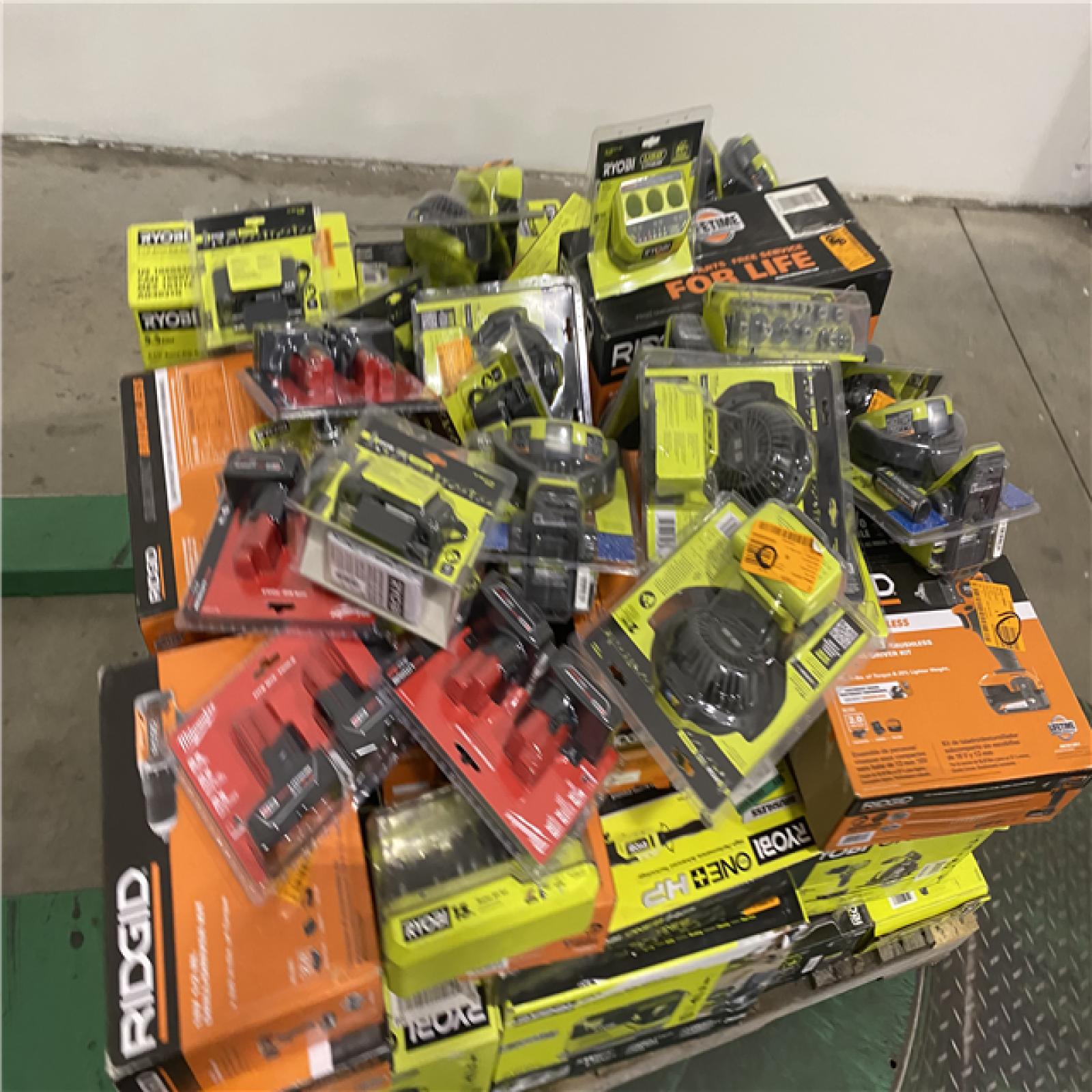 Dallas Location - NEW-  Tool Pallet