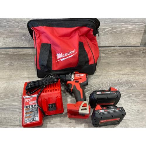 AS-IS Milwaukee 18V Lithium-Ion Brushless Cordless 1/2 in. Compact Drill/Driver Kit