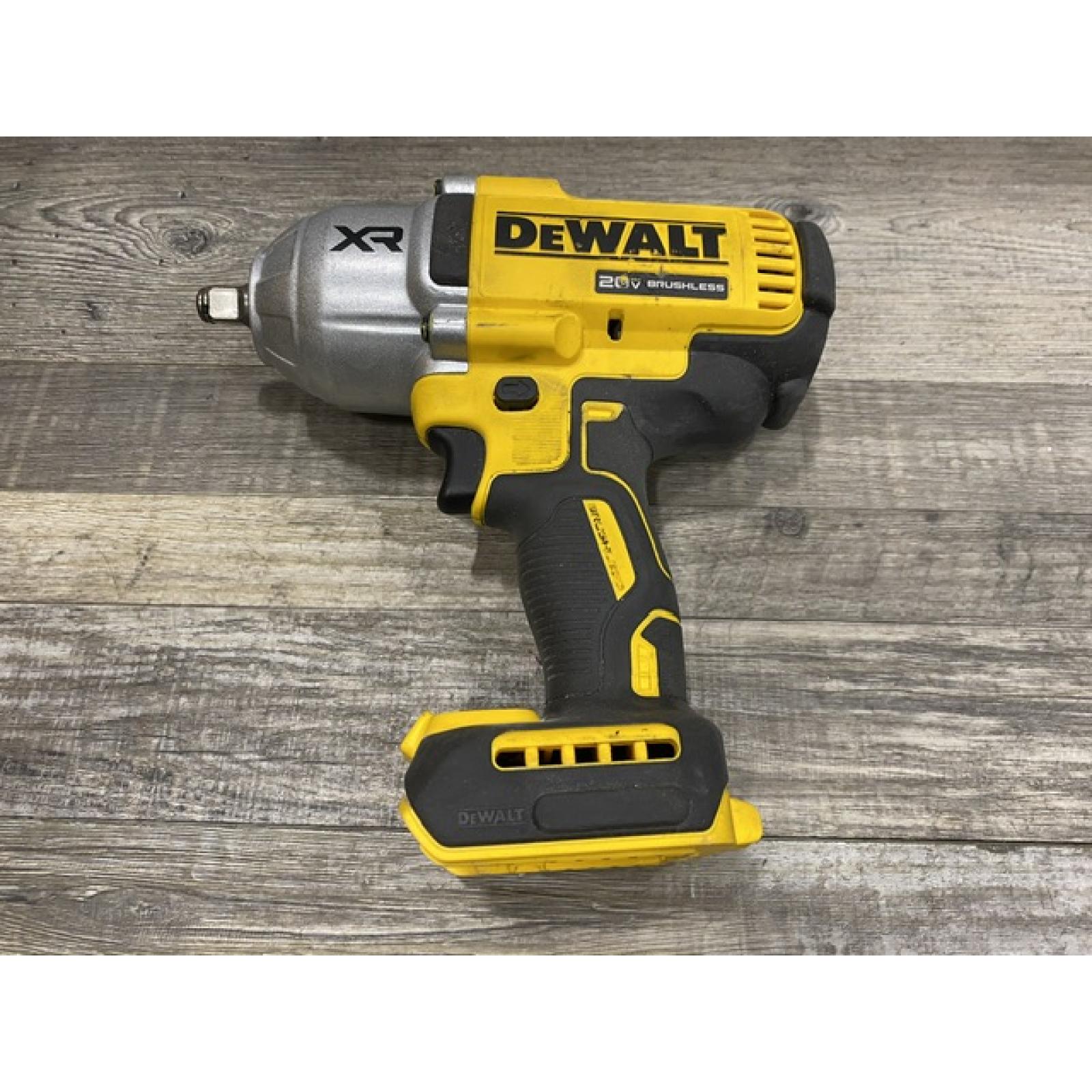 AS-IS DEWALT 20V MAX Lithium-Ion Cordless 1/2 in. Impact Wrench Kit