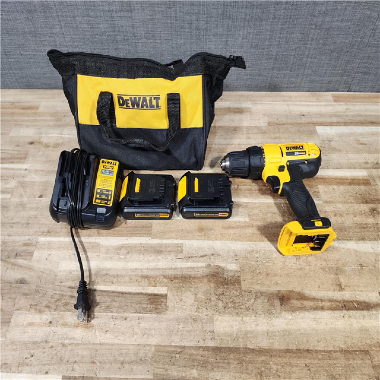 HOUSTON LOCATION - AS - IS DEWALT 20V MAX Cordless 1/2 in. Drill/Driver Kit