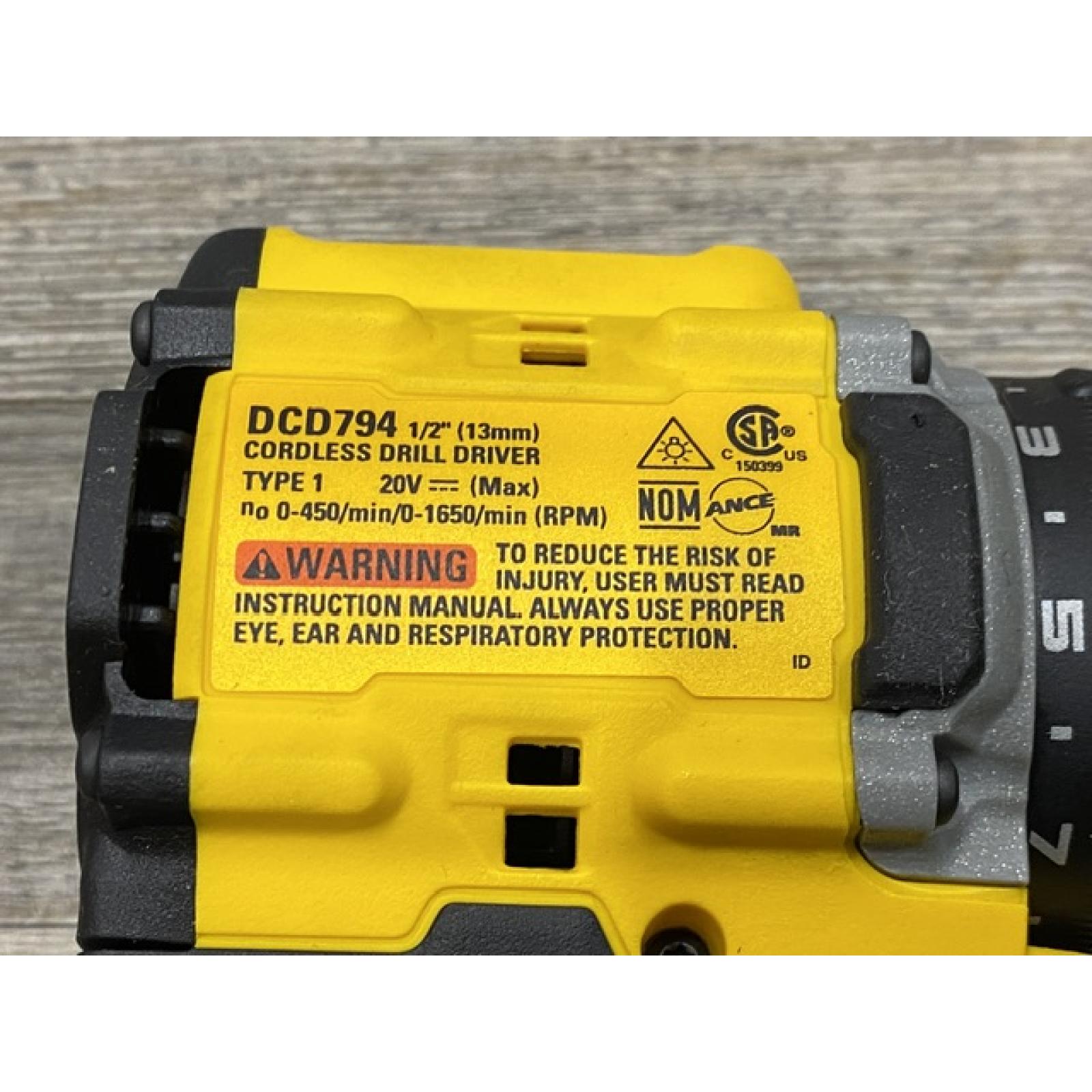 AS-IS DEWALT ATOMIC 20-Volt MAX Lithium-Ion Cordless Combo Kit