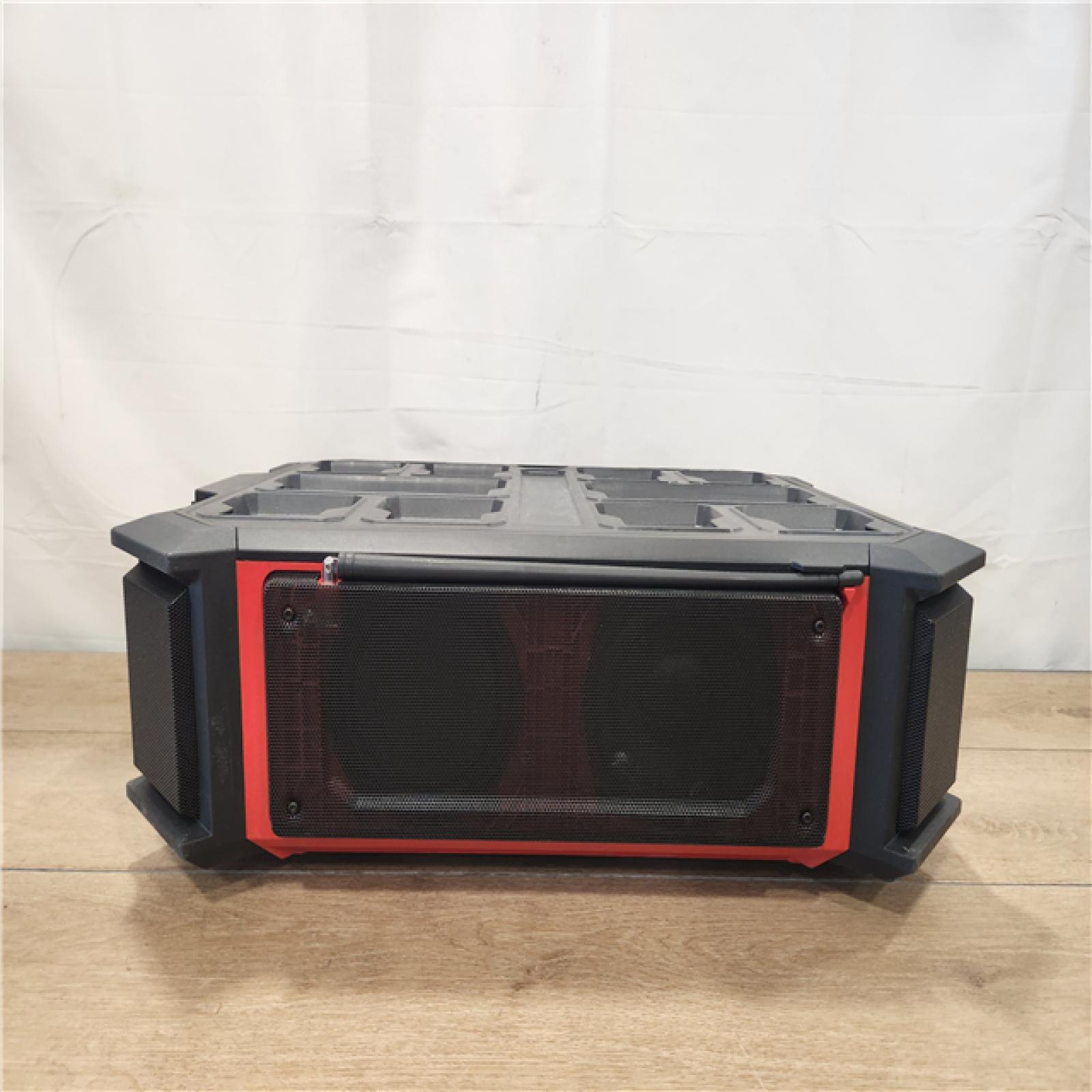 AS-IS- M18 Radio Packout De 18v (sÃ“lo Herramienta)