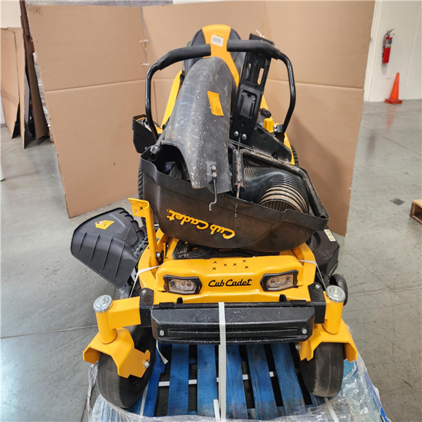 CALIFORNIA AS-IS CUB CADET ZT1 SIT DOWN MOWER