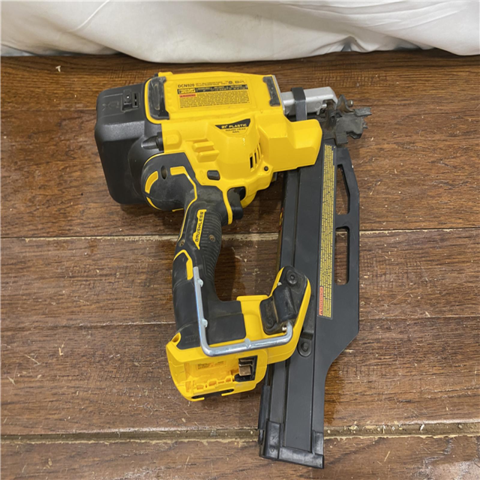 AS-IS DEWALT 20-Volt 21° Cordless Framing Nailer (Tool-Only)