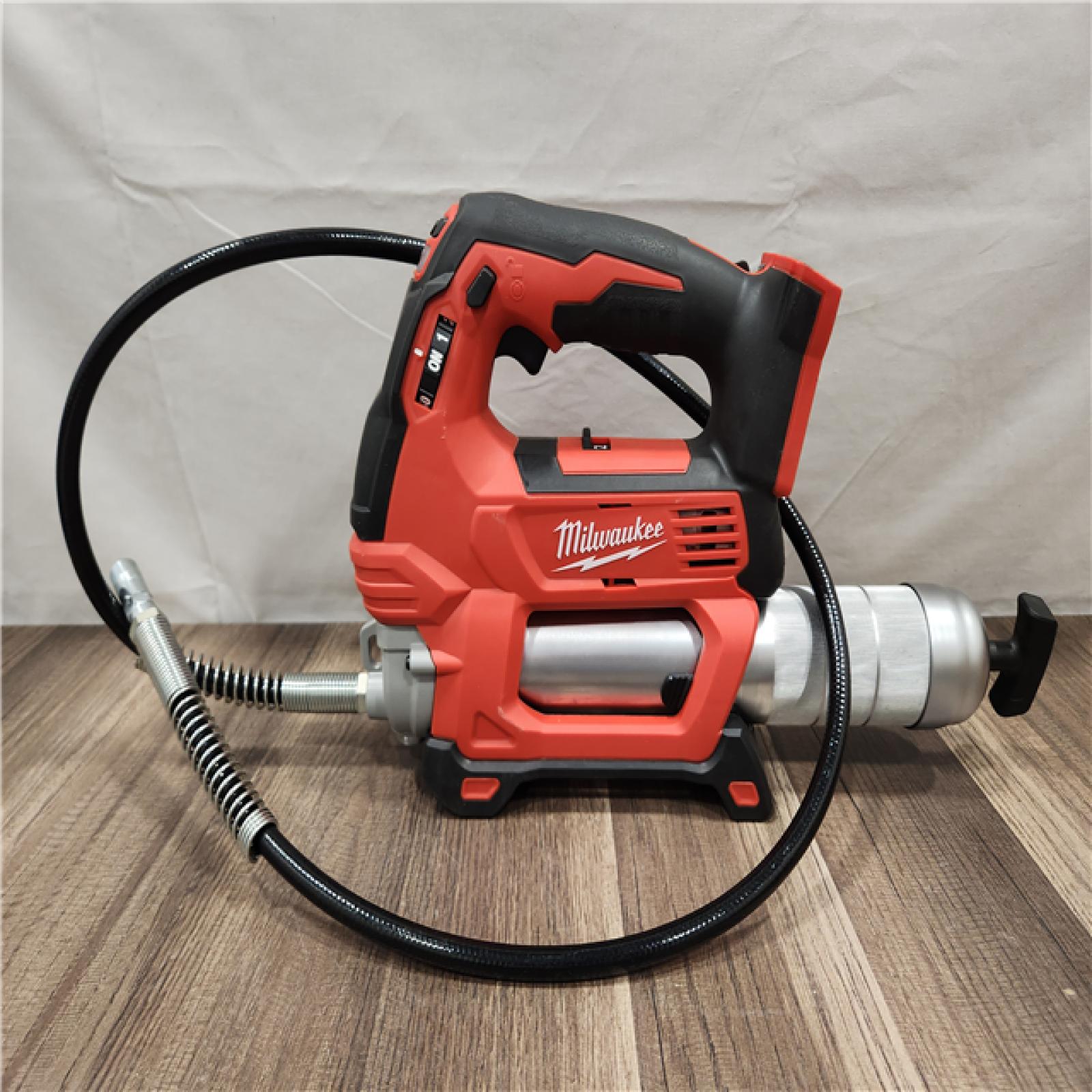AS-IS- Milwaukee Tool 10 000 PSI 14 Oz Battery-Operated Grease Gun - 48 Flexible Hose  31 Strokes/oz