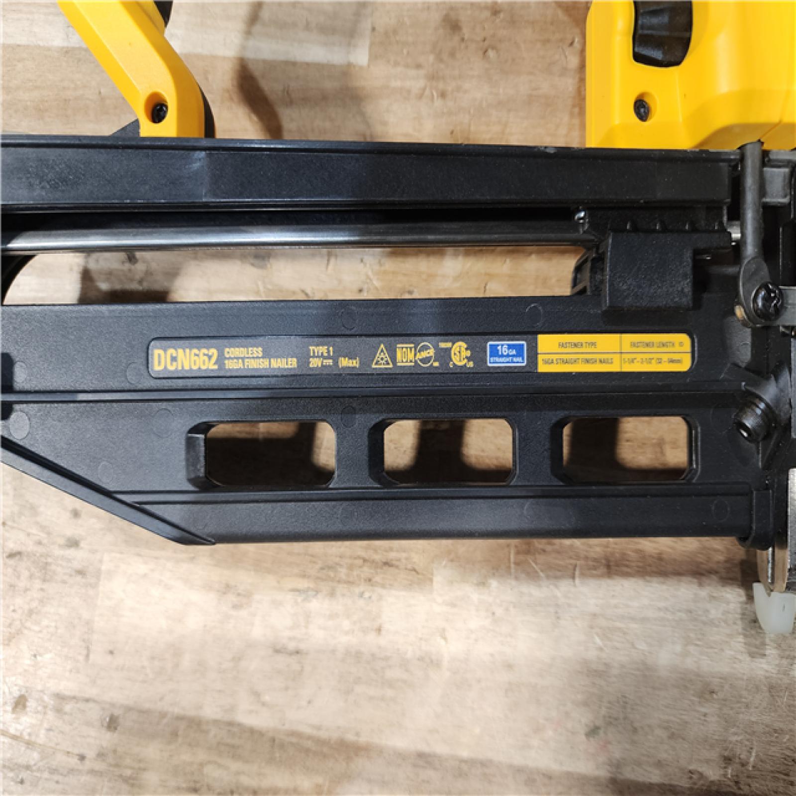 HOUSTON LOCATION - AS-IS DEWALT 20V MAX XR 16-Gauge Lithium-Ion Cordless Finish Nailer (Tool Only)