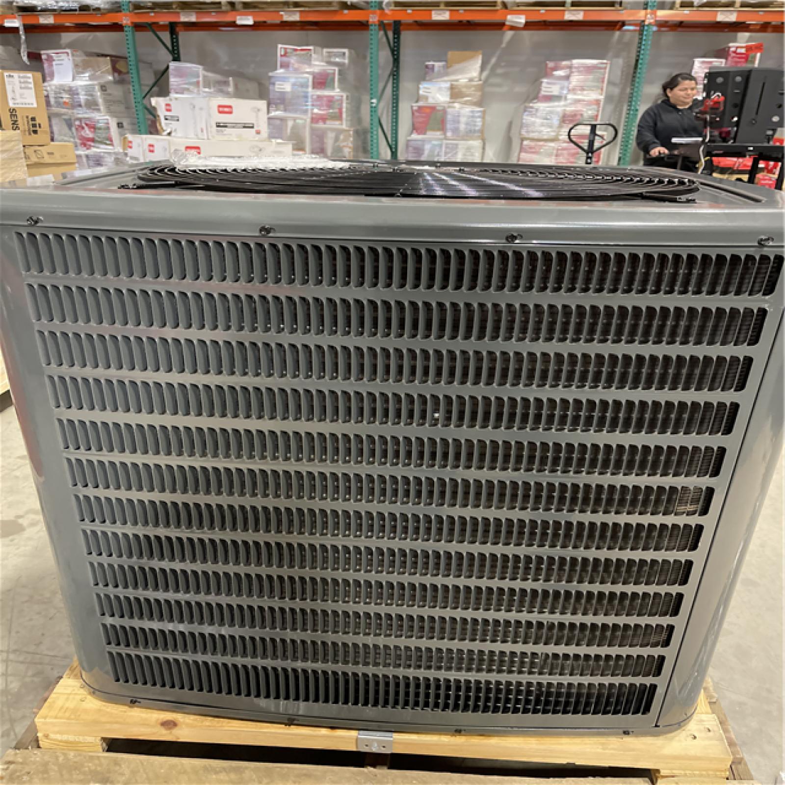 DALLAS LOCATION -Goodman 3.5 Ton 15.2 SEER2 Air Conditioner Condenser