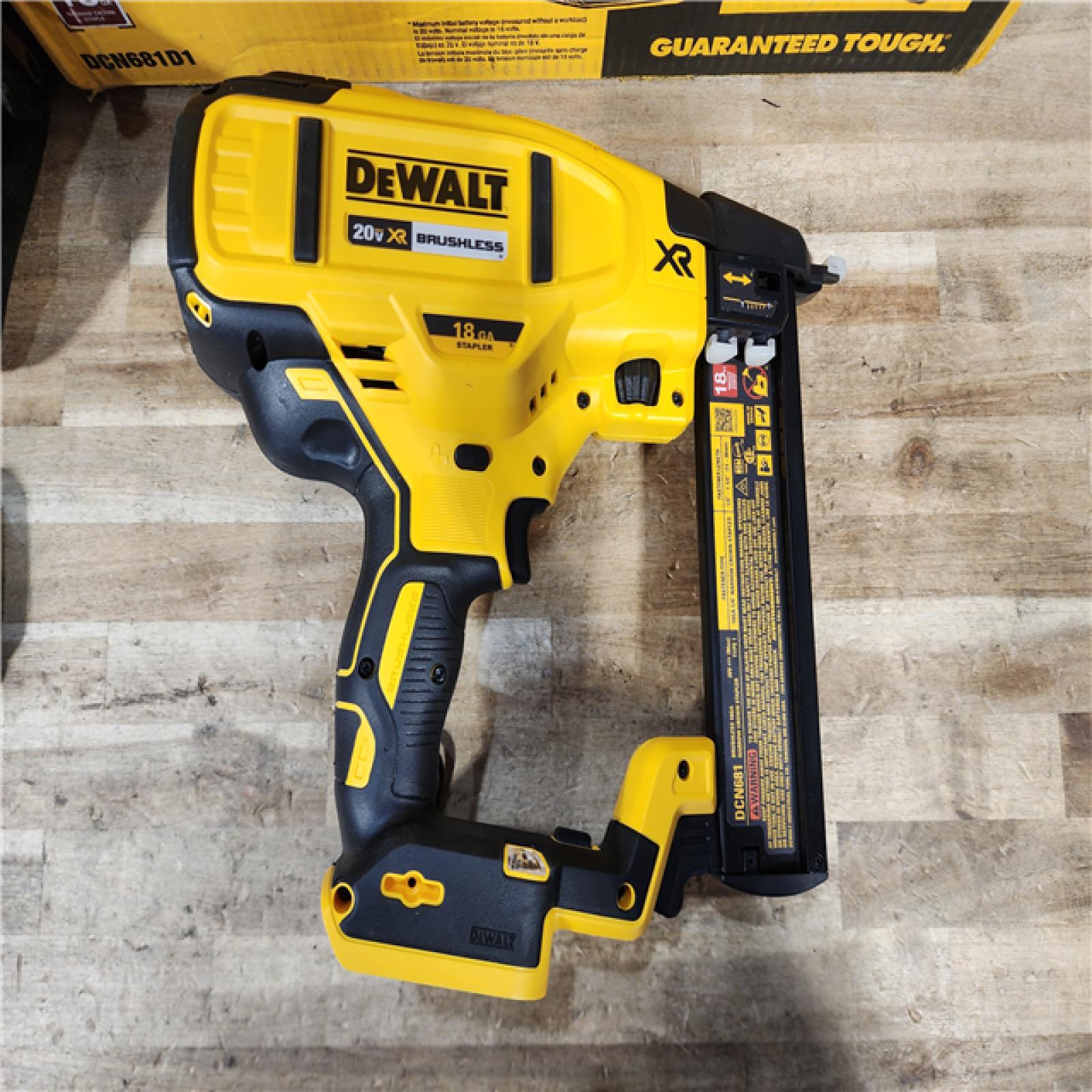 HOUSTON LOCATION - AS - IS DEWALT 20V MAX XR Lithium-Ion Cordless 18-Gauge Narrow Crown Stapler Kit