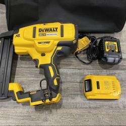 AS-IS DEWALT 20V MAX XR Lithium-Ion Cordless 18-Gauge Narrow Crown Stapler Kit