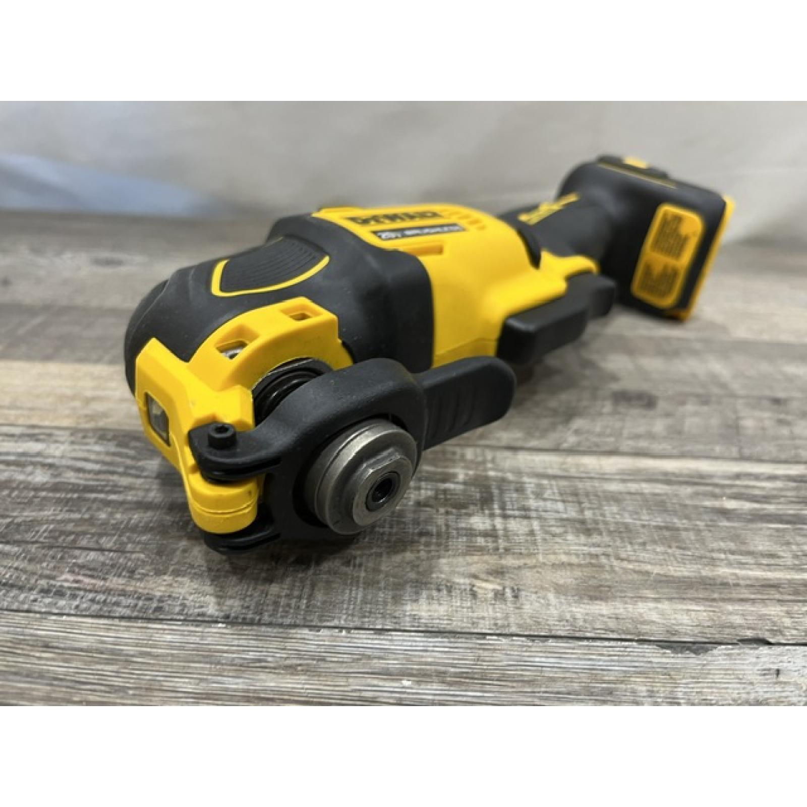AS-IS DEWALT ATOMIC 20V MAX Cordless Brushless Oscillating Multi Tool (Tool Only)