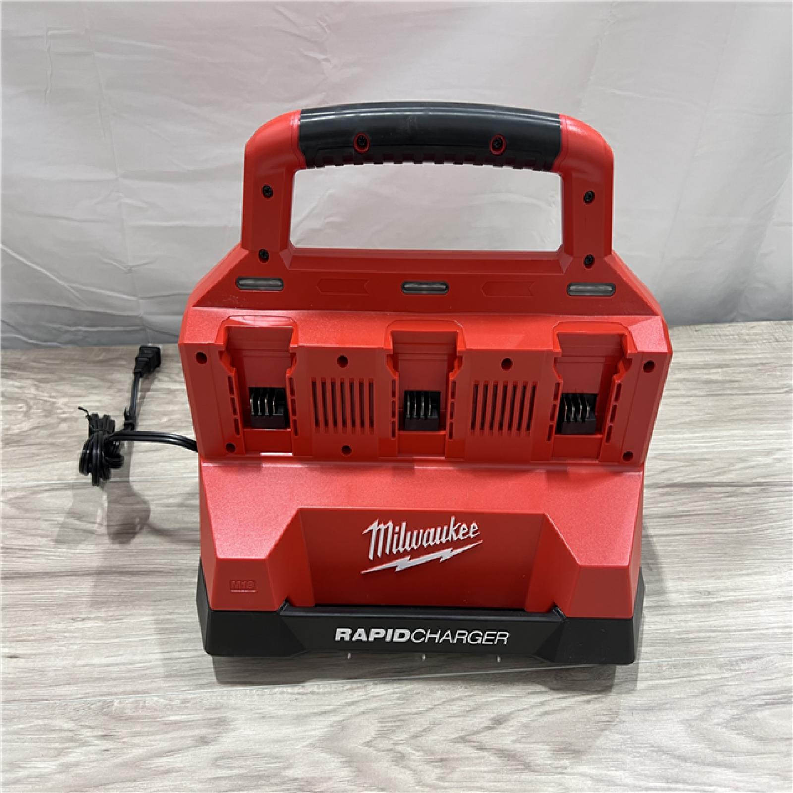 AS-IS Milwaukee M18 18V Lithium-Ion PACKOUT 6-Port Rapid Charger (Charger Only)