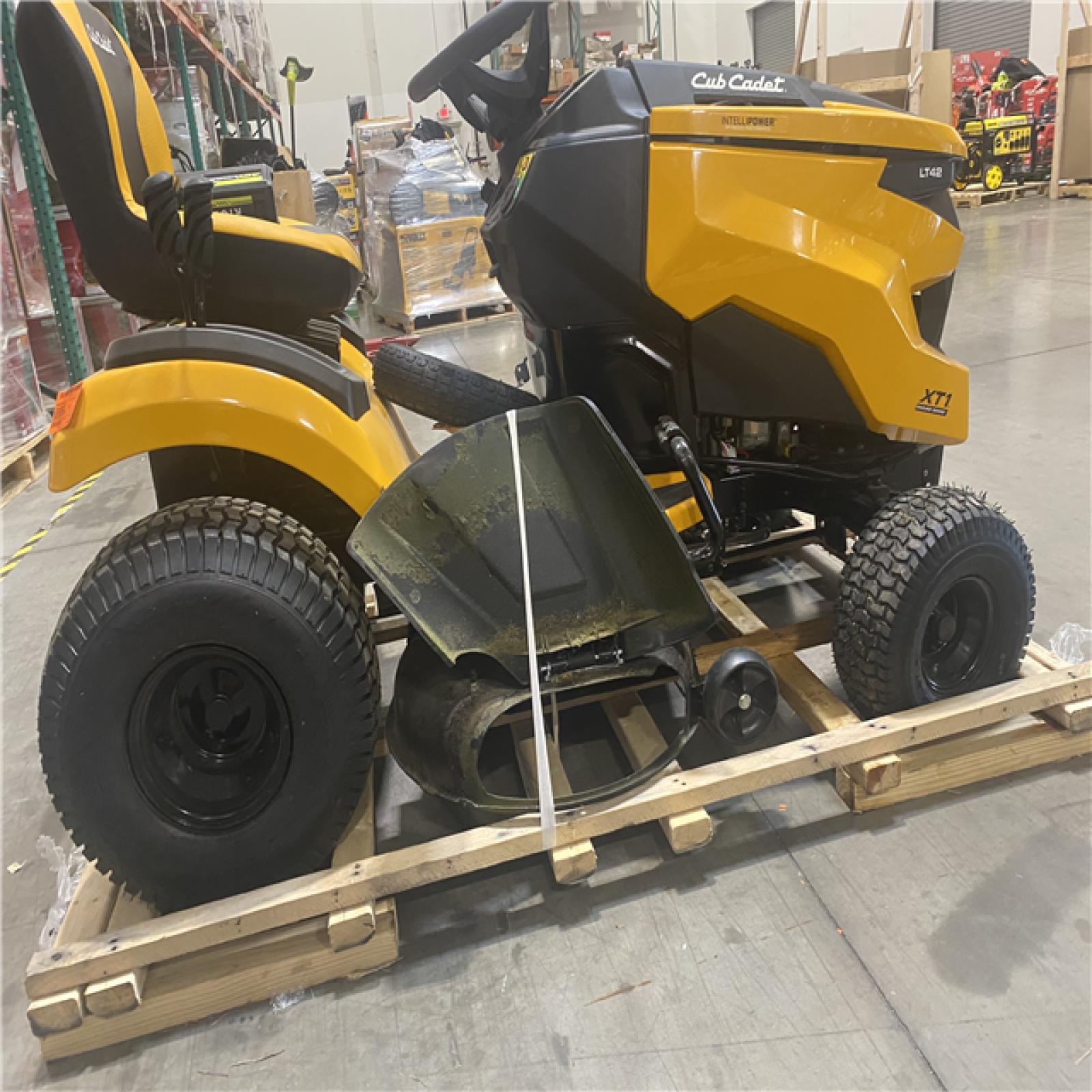 Dallas Location - As-Is Cub Cadet XT1 Enduro LT 42 in. Gas Riding Lawn Tractor