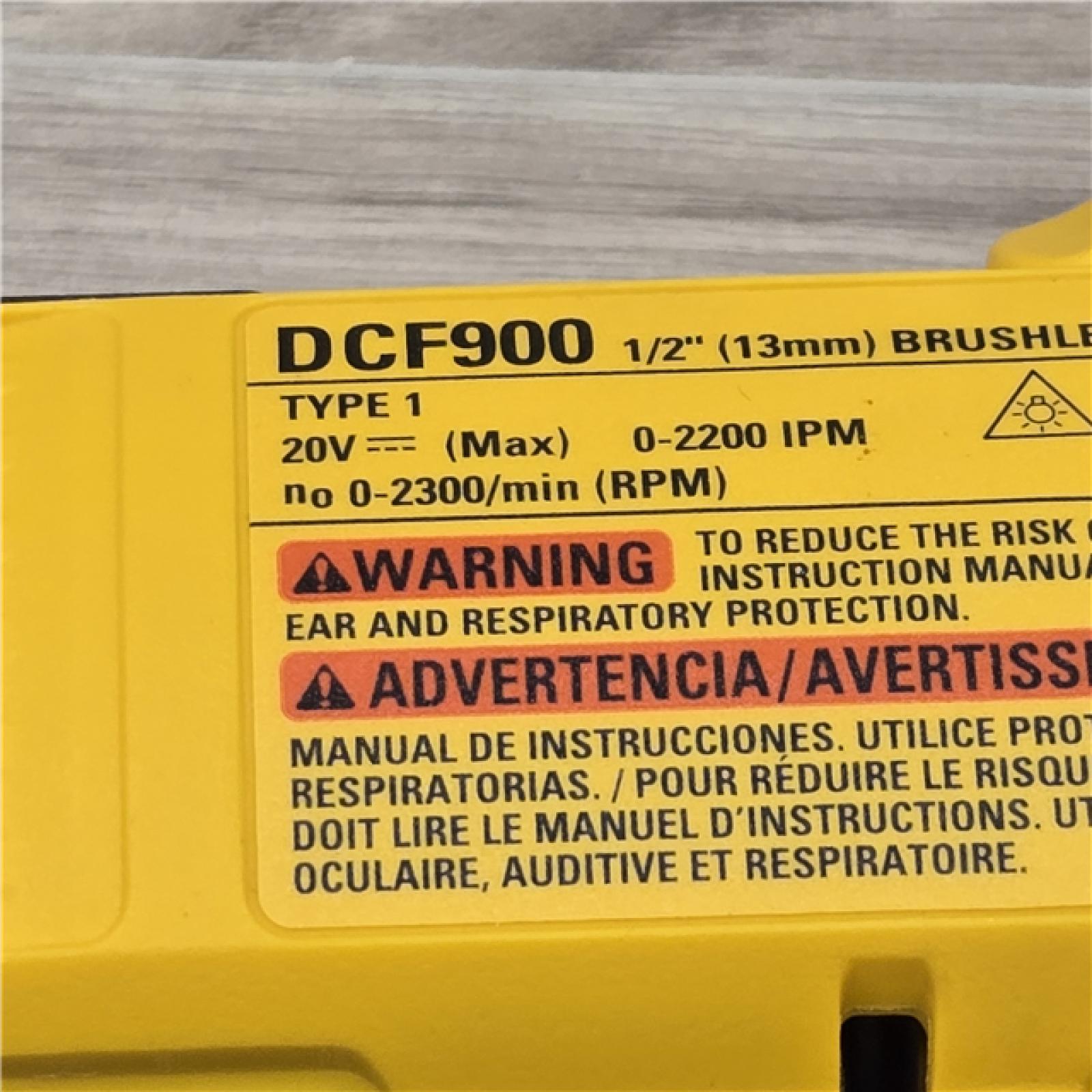 AS-IS Dewalt 20V MAX Cordless 1/2 in. Impact Wrench Kit