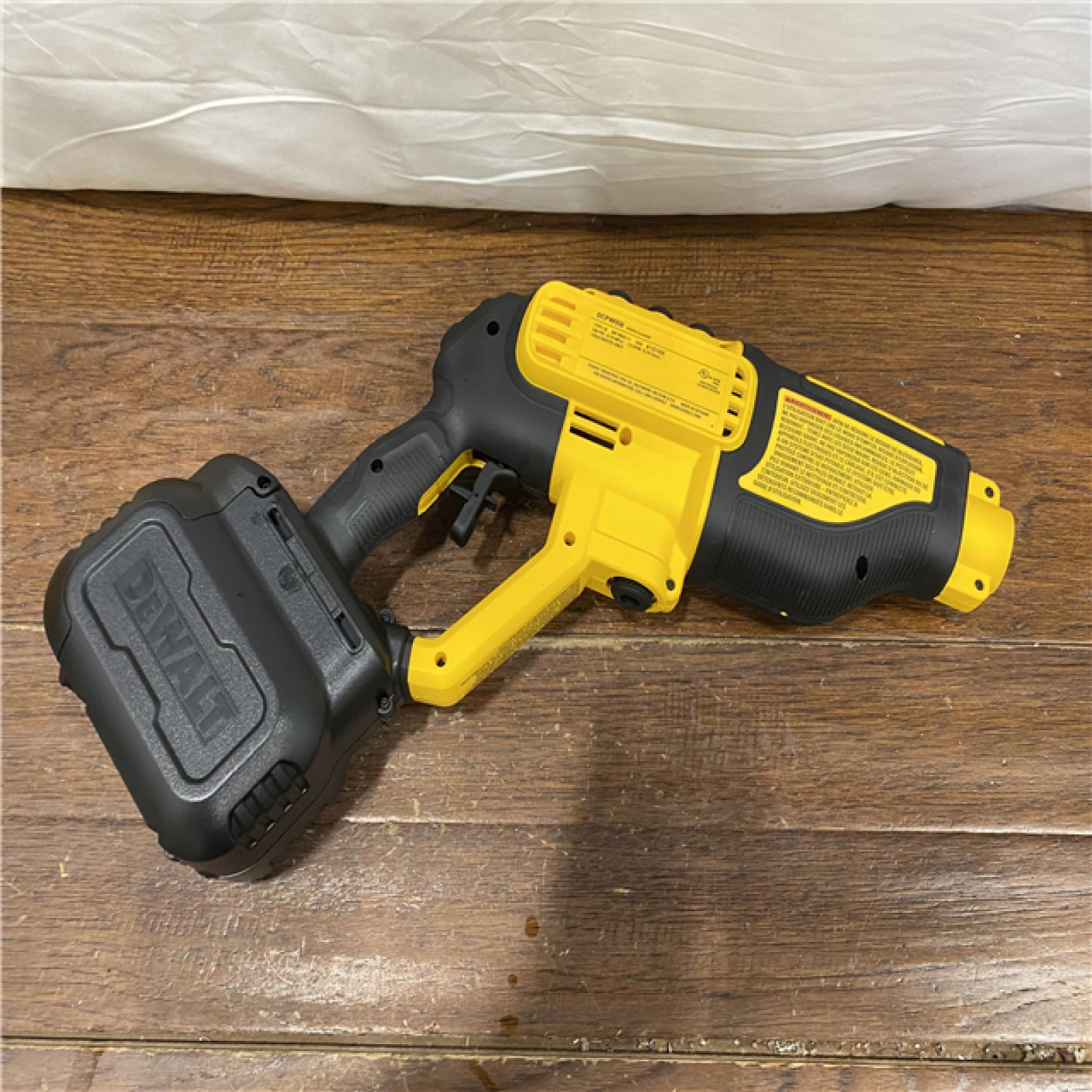 AS-IS Dewalt 20V 550 PSI  1 GPM Cordless Power Cleaner W/ 4 Nozzles Tool-Only DCPW550B
