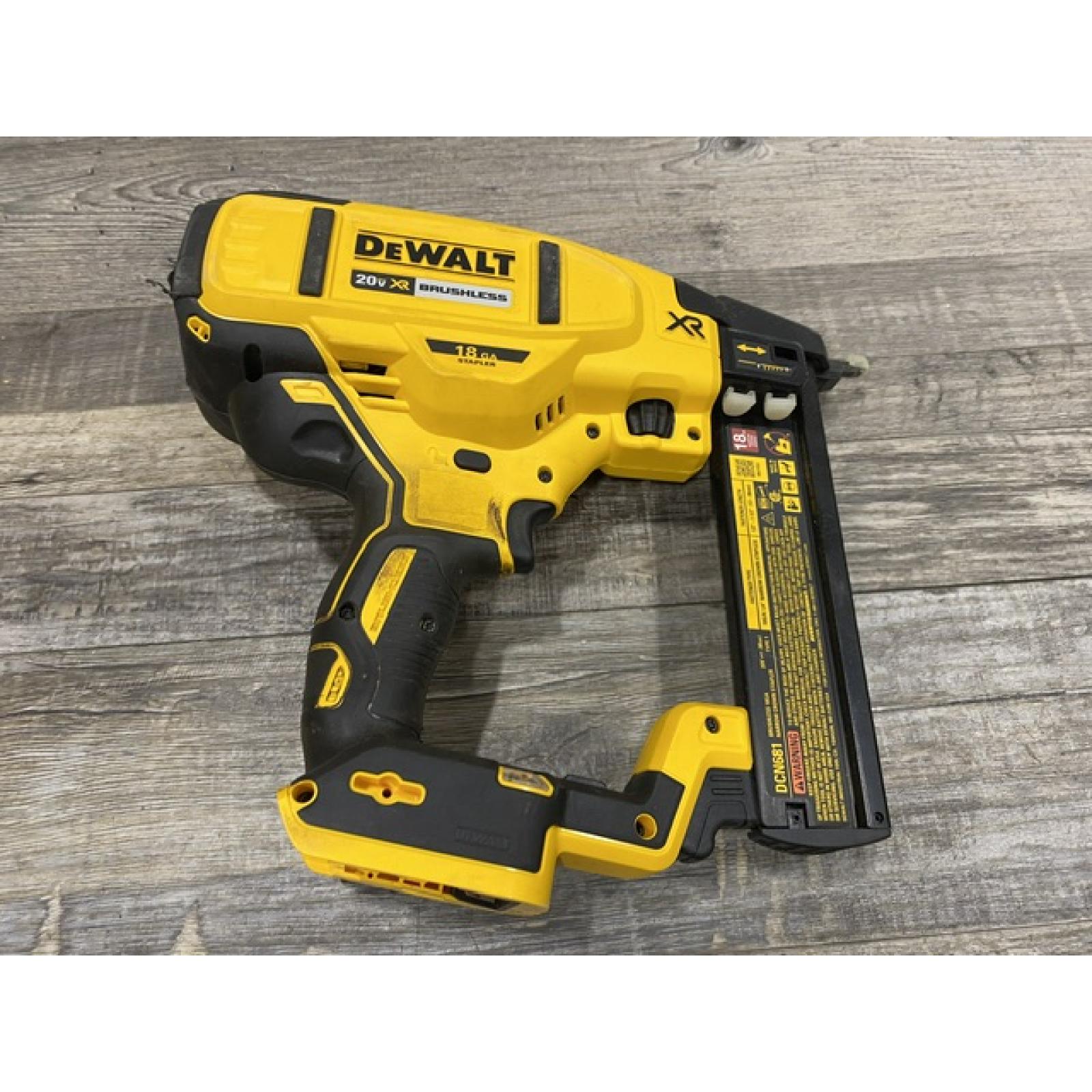 AS-IS DEWALT 20V MAX XR Lithium-Ion Cordless 18-Gauge Narrow Crown Stapler Kit