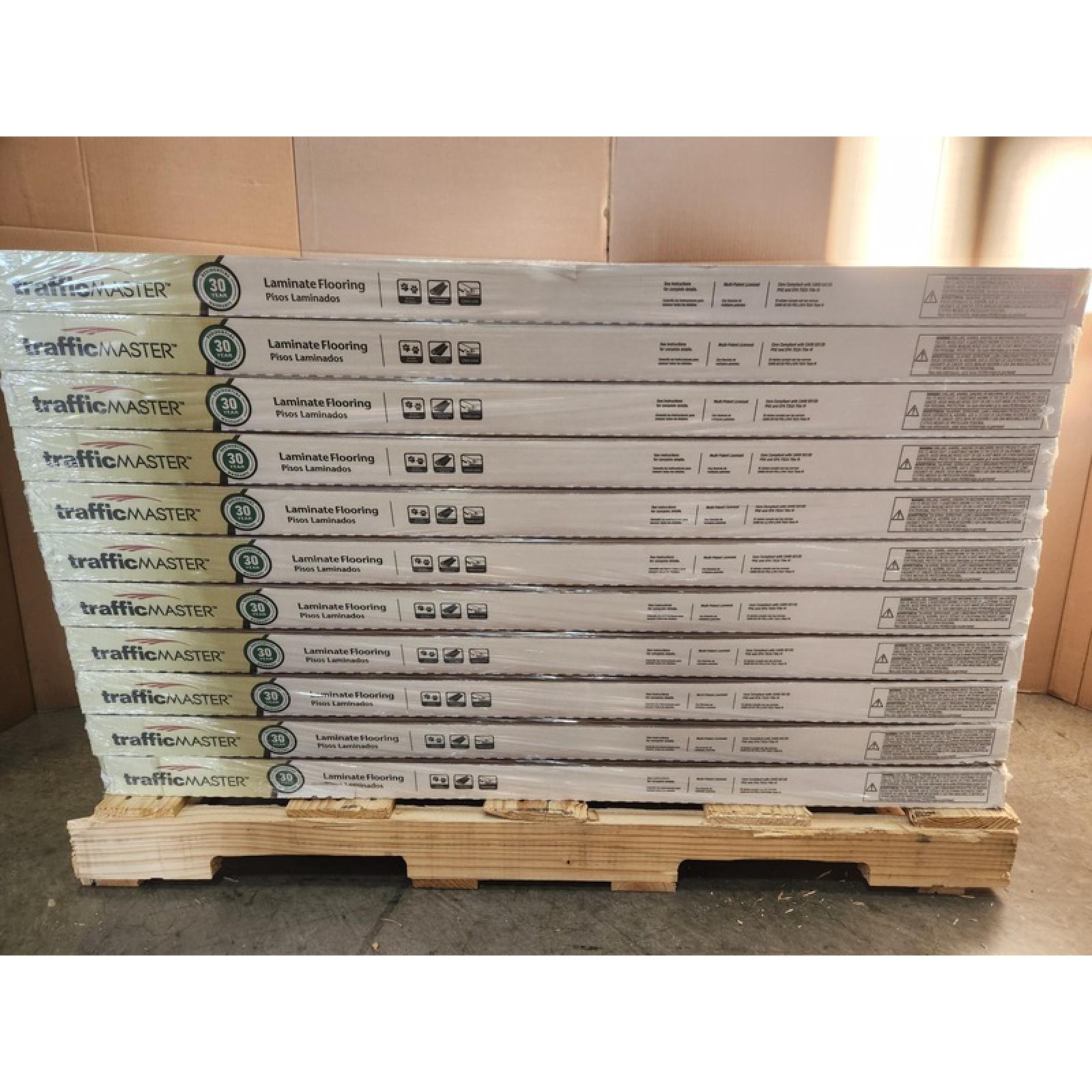 Phoenix NEW TrafficMaster Kellum Valley Oak Gunstock Brown 7 mm T x 8 in. W Laminate Wood Flooring (792 sqft/33 case)